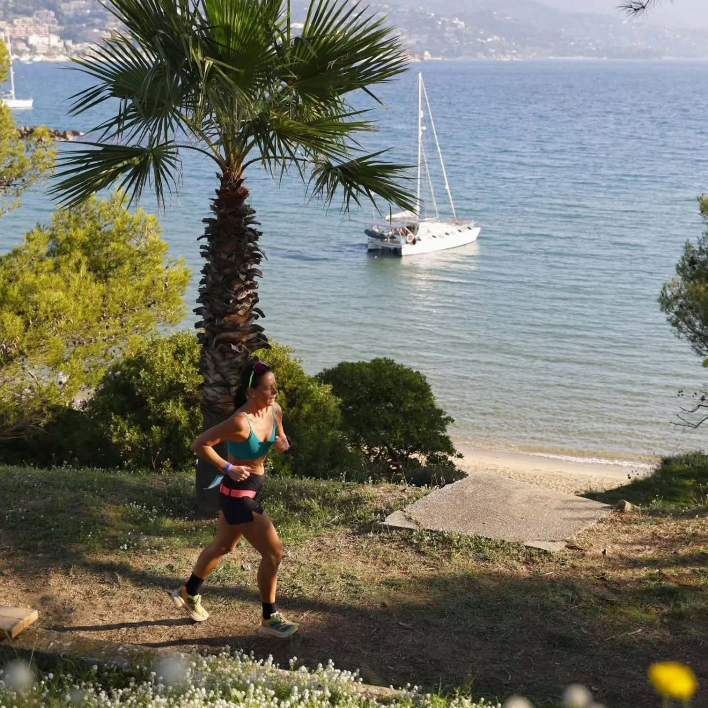 ☀️ On finit en beaut&eacute; ce week-end &agrave; Bormes : 8h de course &agrave; pied, un T24 minutes avec nos kids et une arriv&eacute;e triomphante !

Quel week-end ! Cette &eacute;dition restera grav&eacute;e dans nos m&eacute;moires et marque la 