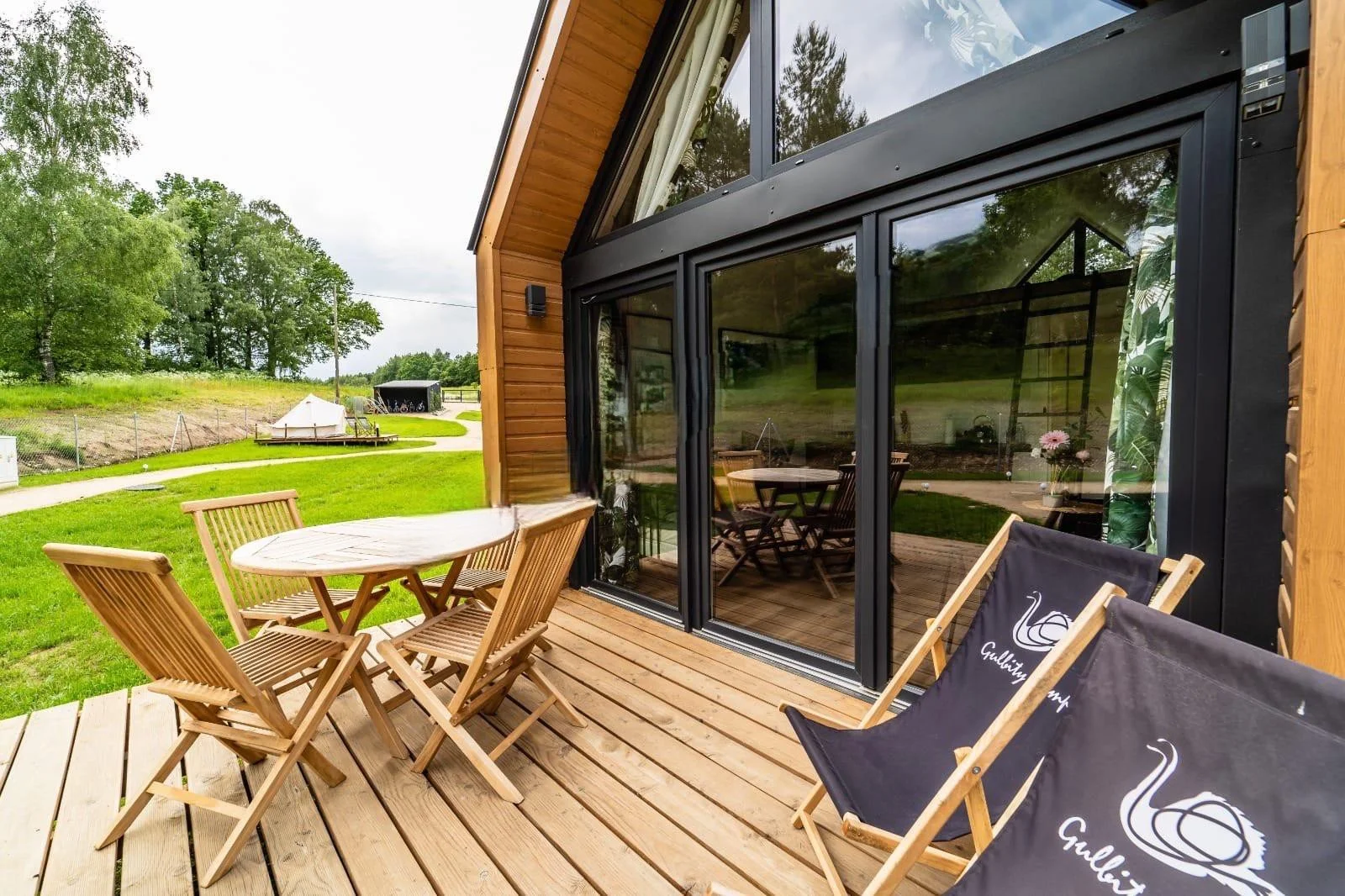 Modulhaus mit Terrasse 4x8,7m