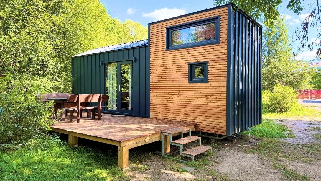 Allrounder mit Lärchenholz-Fassade für 2-6 Personen, mit 1 oder 2 Schlafebenen