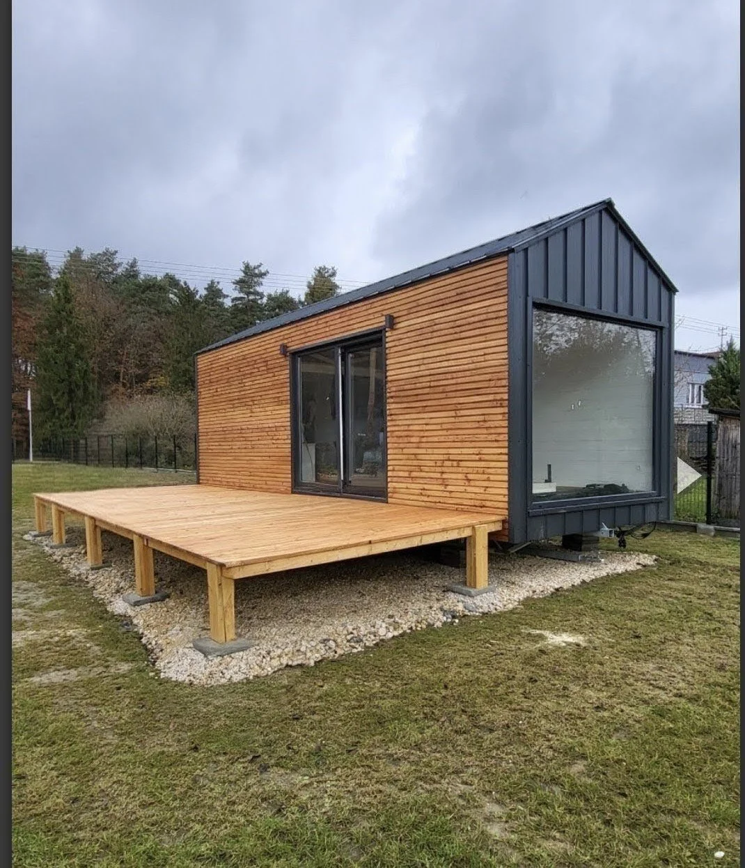 Cottage modern mit Lärchenholz-Fassade für 2 Personen: entweder mit großem Wohn- & Essbereich, oder abgetrenntem extra Raum.