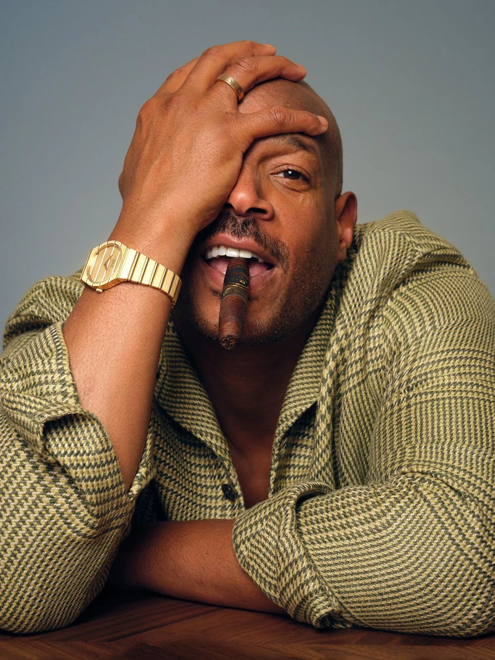 849_clSOrJ_20260402_cigar_aficionado_marlon_wayans_051.jpg