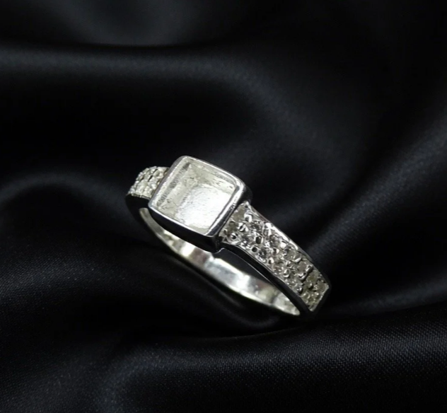 925 Sterling Silver Square & Cz Shoulder Ring