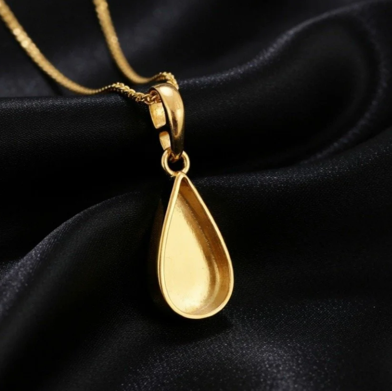 9ct Gold Tear Drop Pendant
