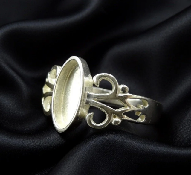 925 Sterling Silver Marquise Style Ring