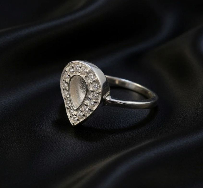 925 Sterling Silver & Cz Tear Drop Ring