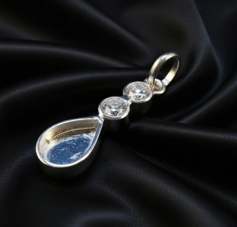 925 Sterling Silver Tear Drop & Cz Pendant