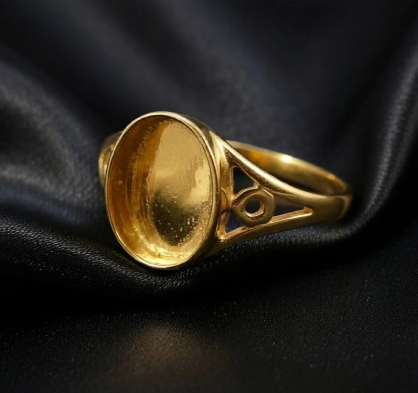 9ct Solid Gold Cabochon Style Ring