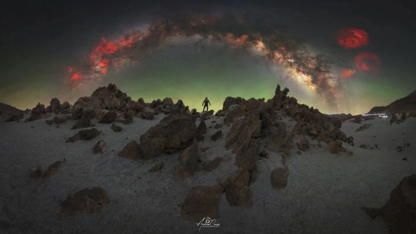 "Oltre Marte"
Ho scattato questa immagine nell'ultimo giorno del mio viaggio a Tenerife dove ho avuto la possibilità di guidare per la prima volta un tour fotografico.
E' una foto nata per gioco, volevo una panoramica come ricordo d