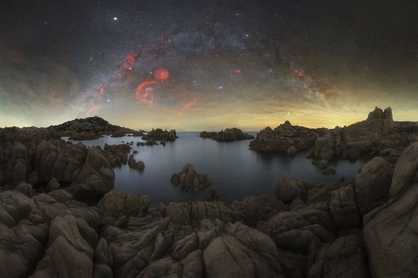 ITA| Torno da poco da questo viaggio di lavoro in Sardegna ed ho approfittato per fare qualche scatto per me. E' stato un viaggio complesso fatto in camper; in 2 settimane abbiamo beccato 2 cicloni, tanta pioggia, tanto vento e per fortuna qualche sp