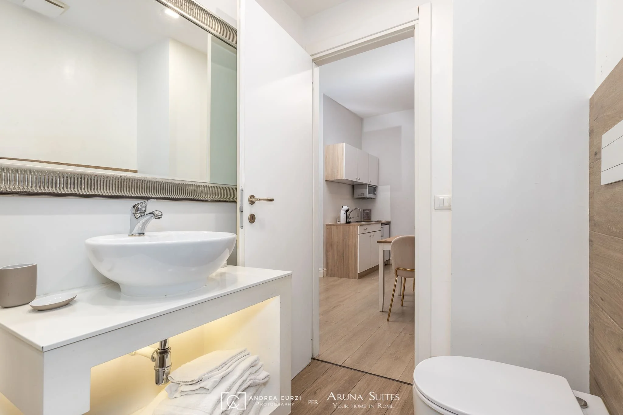BAGNO FOTOGRAFIA INTERNI B&B DI ANDREA CURZI ROMA 2.jpg