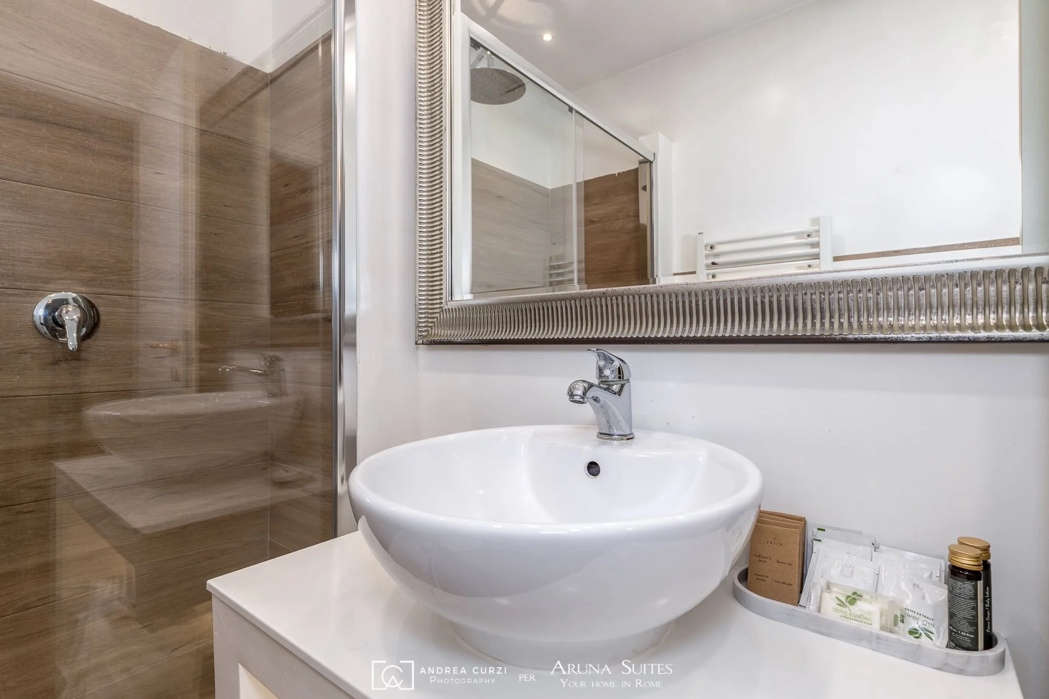 BAGNO FOTOGRAFIA INTERNI B&B DI ANDREA CURZI ROMA 3.jpg