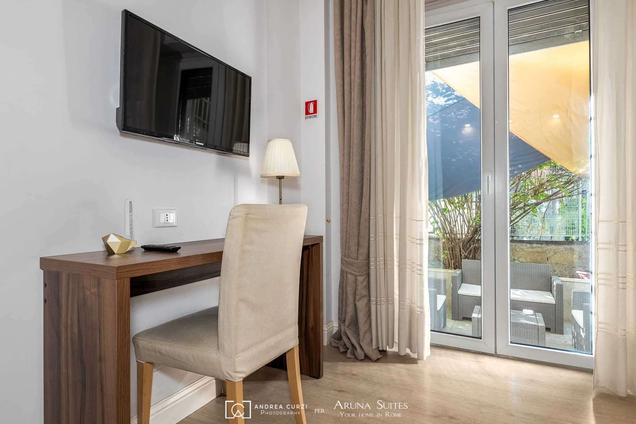 SOGGIORNO FOTOGRAFIA INTERNI B&B DI ANDREA CURZI ROMA 1.jpg