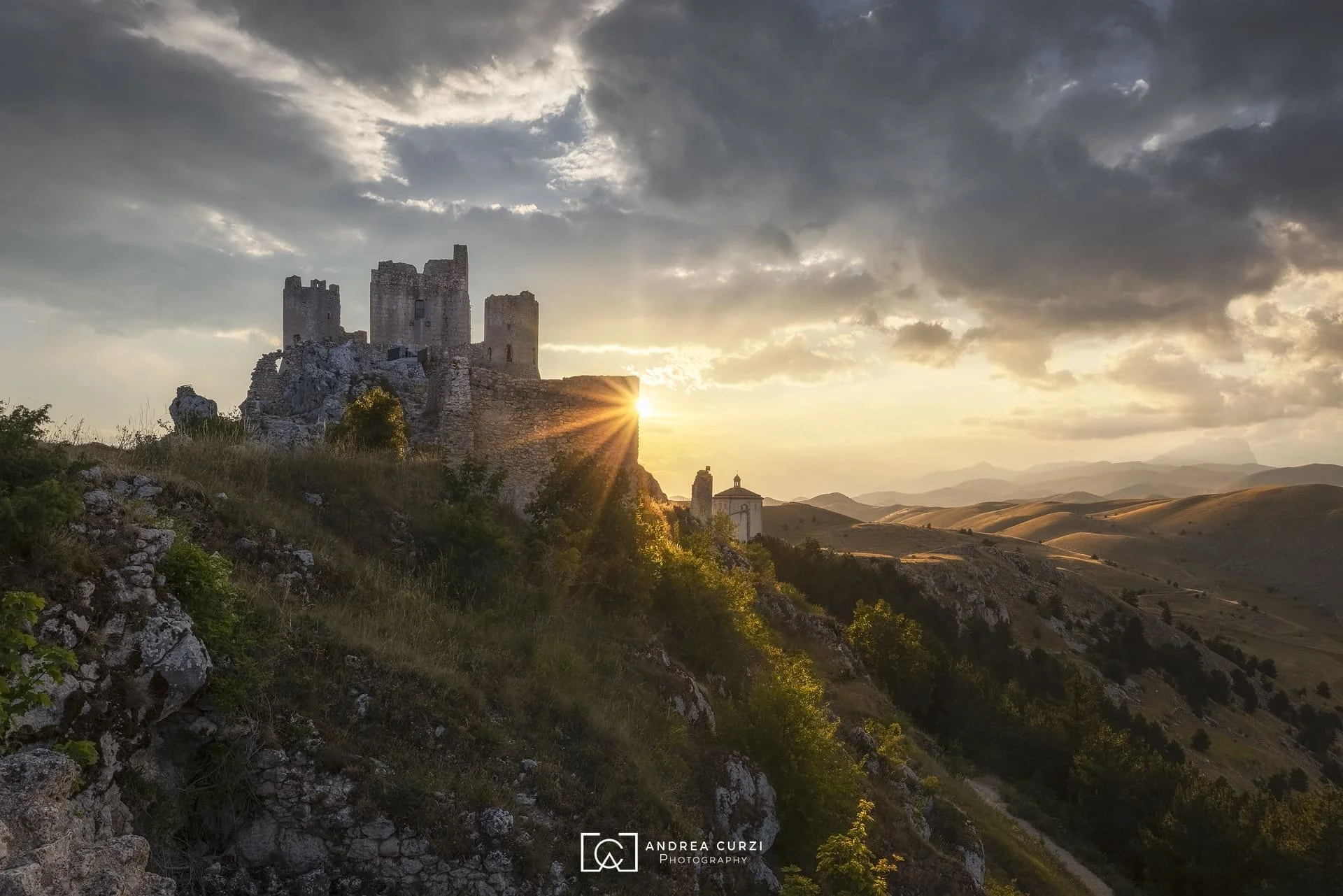 Foto di un tramonto a Rocca Calascio scattata durante un workshop fotografico in Abruzzo di Andrea Curzi