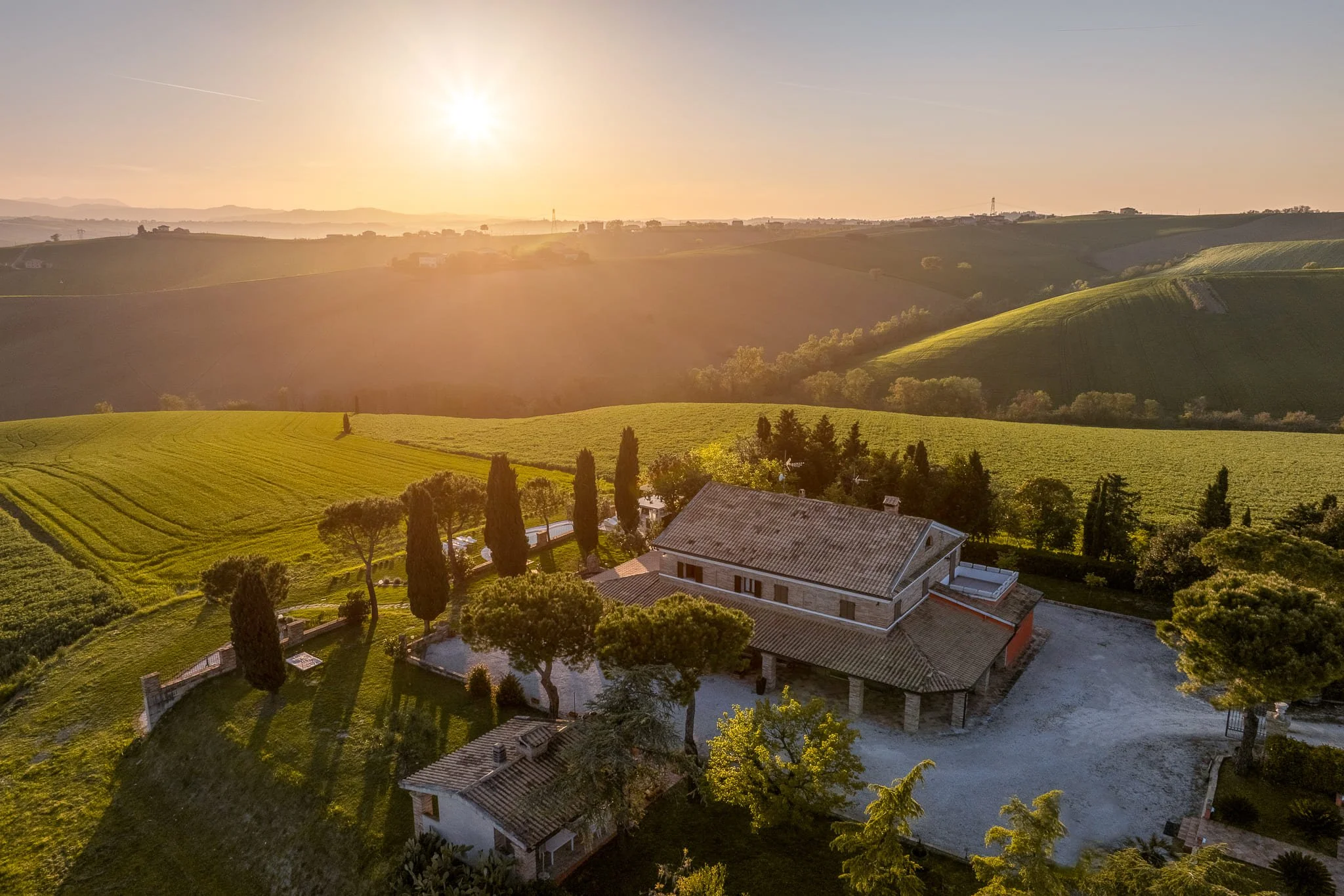 CASOLARE DRONE FOTOGRAFIA DI  INTERNI CASOLARE DI ANDREA CURZI IN PROVINCIA ANCONA 2.jpg