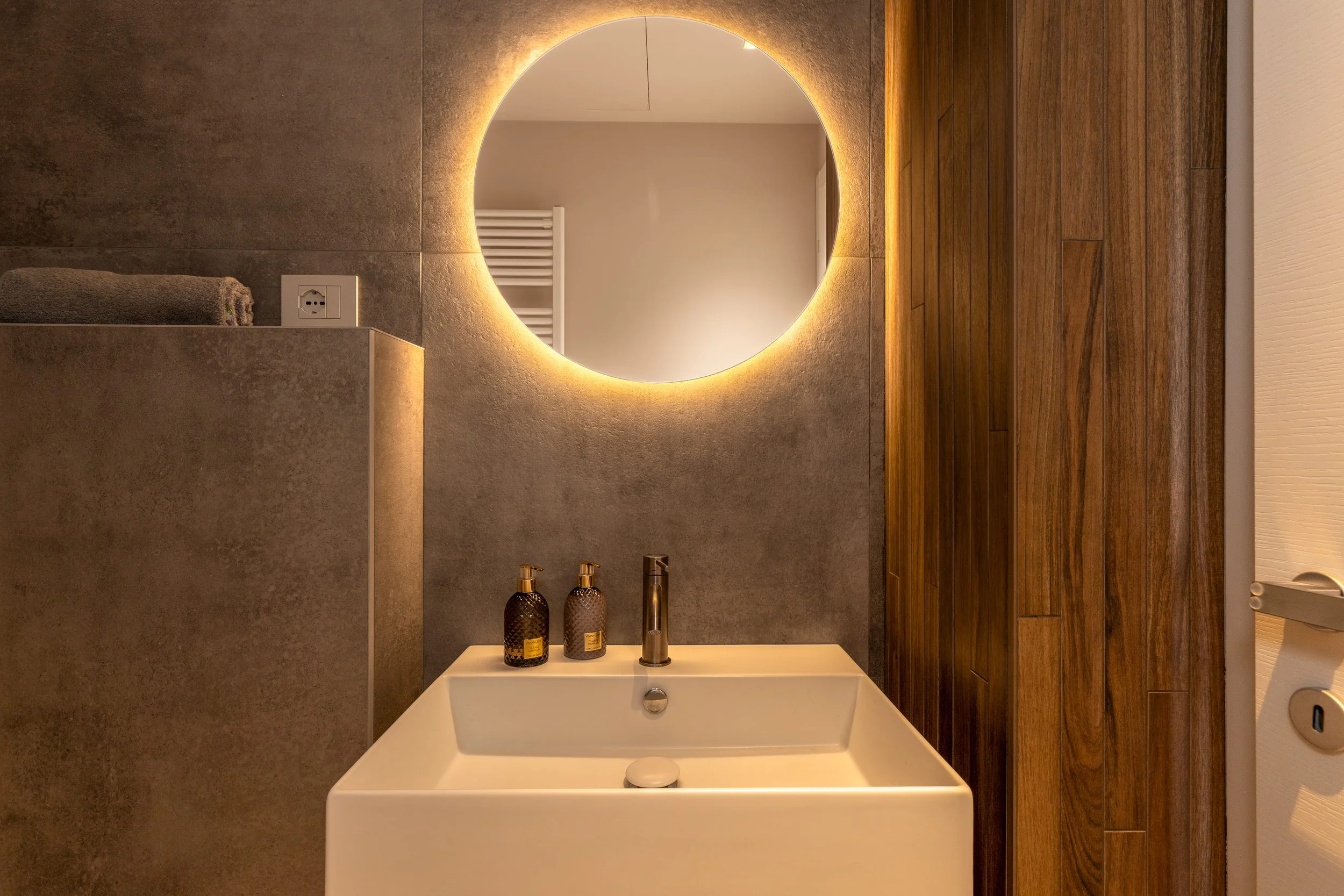BAGNO  FOTOGRAFIA INTERNI RESIDENCE DI ANDREA CURZI SAN BENEDETTO DEL TRONTO 8.jpg