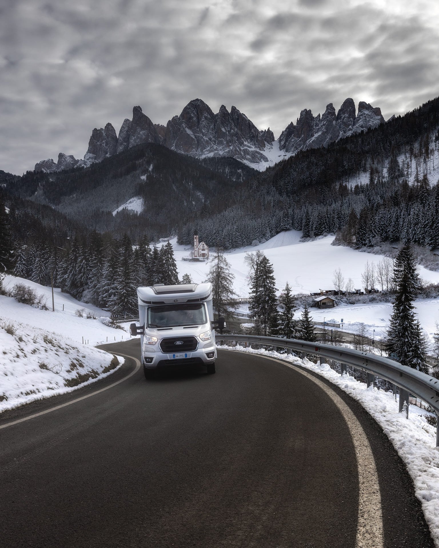 Dolomiti Val di Funes Camper 1 web.jpg