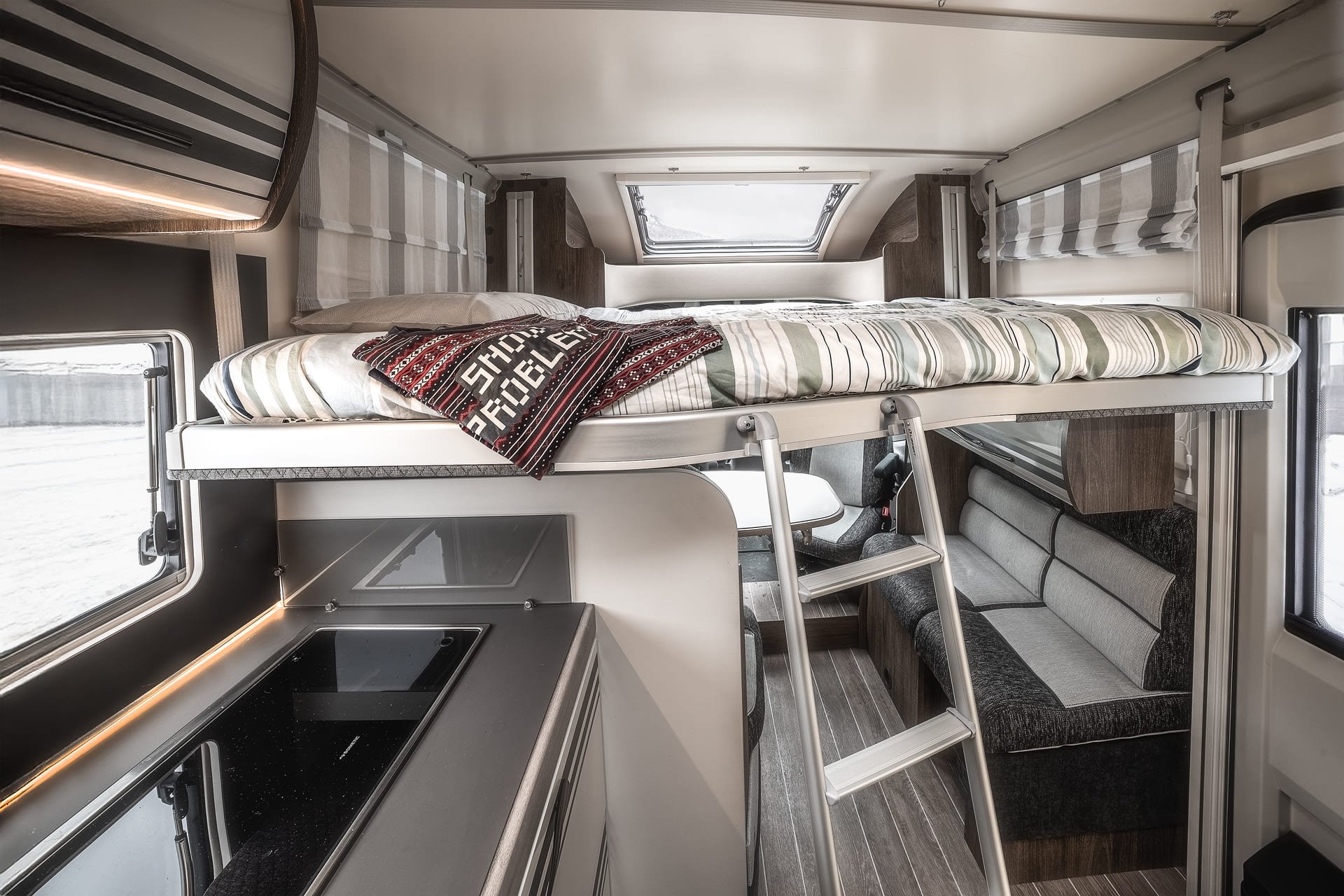 Camper Interni 3 web.jpg