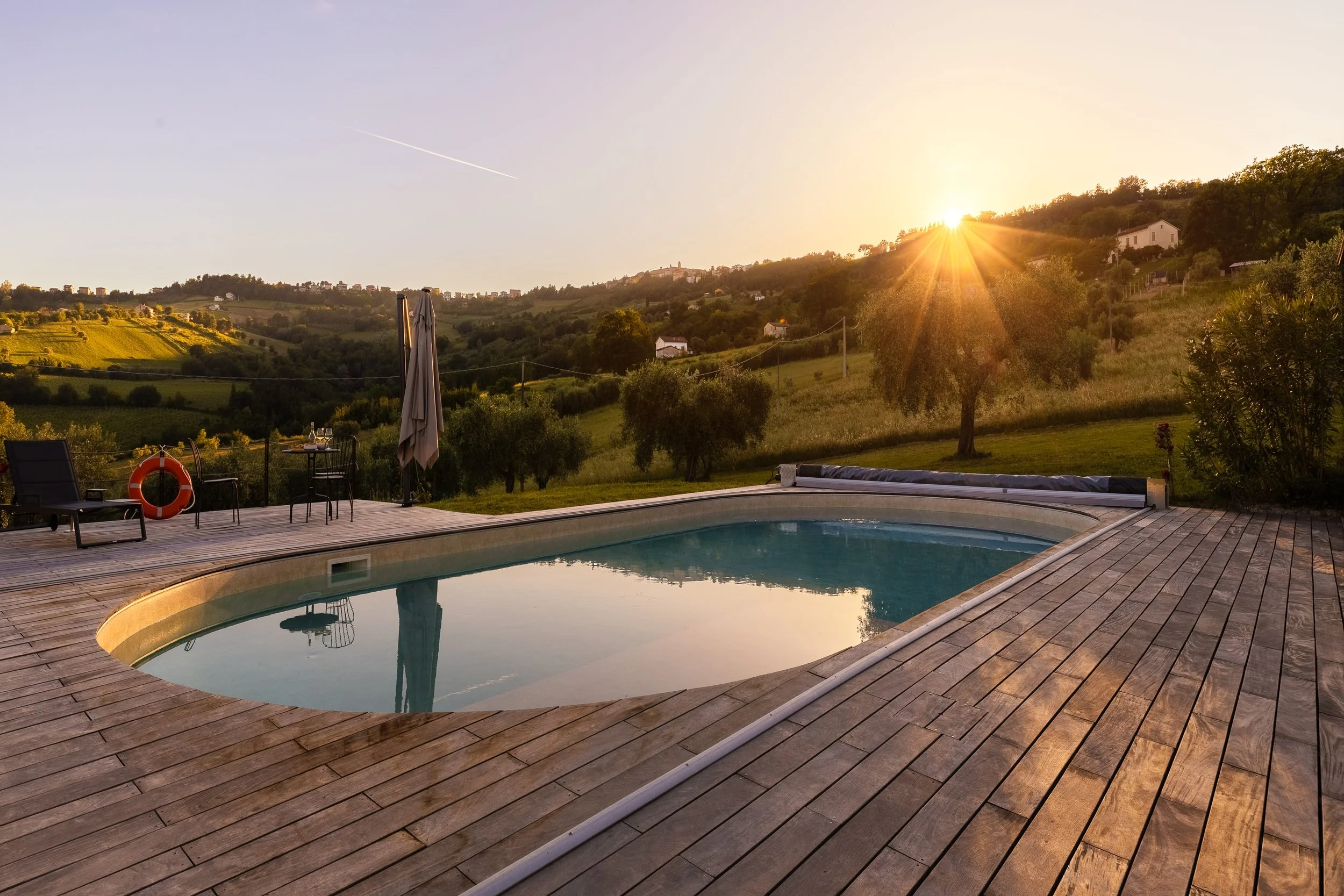 PISCINA GIORNO FOTOGRAFIA INTERNI CASOLARE DI ANDREA CURZI IN PROVINCIA ANCONA 3.jpg