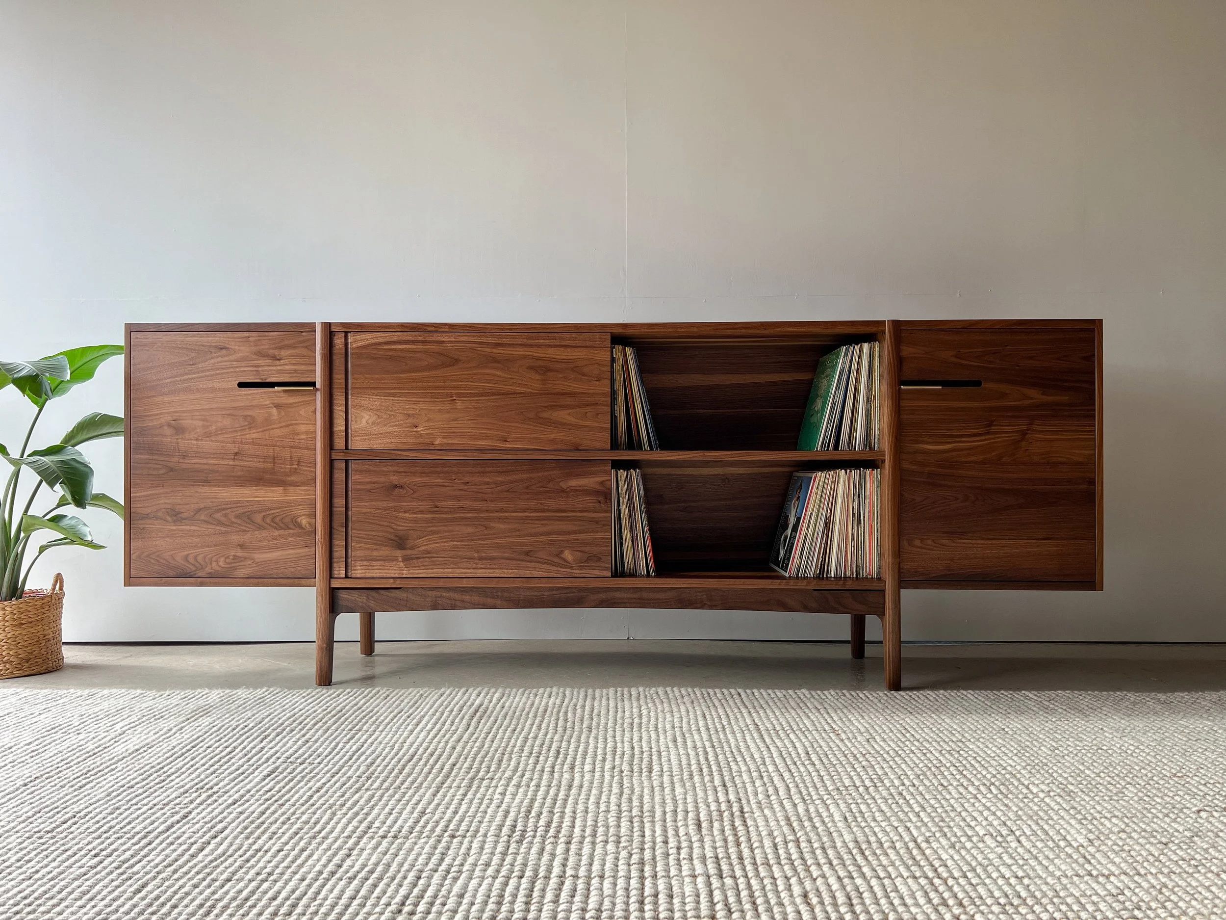 How Much Vinyl Record Storage Do Record Player Consoles Offer? 5 The Steinbeck