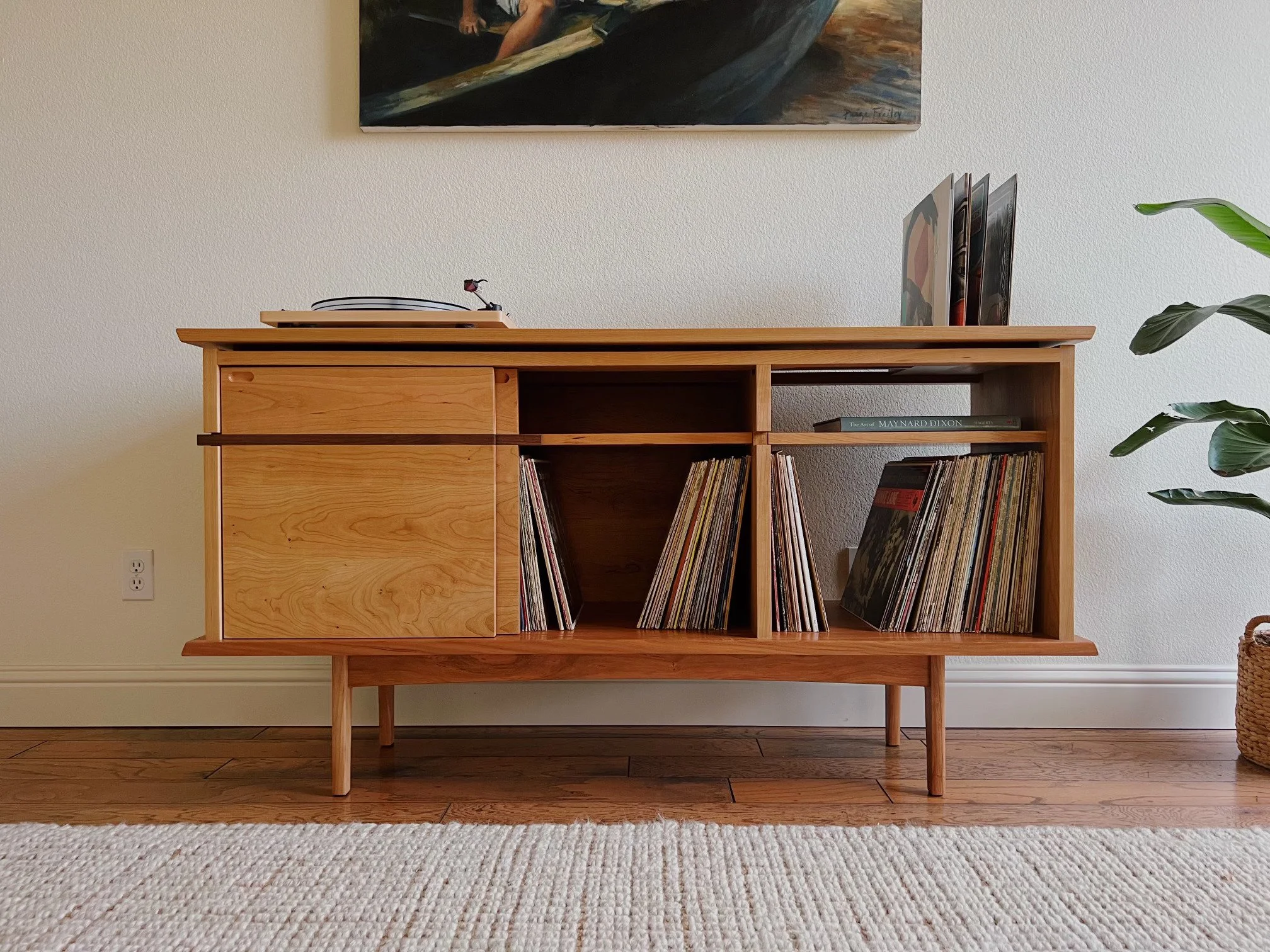 How do I Choose the Right Size for My Record Media Console? 3 Kara+%284%29