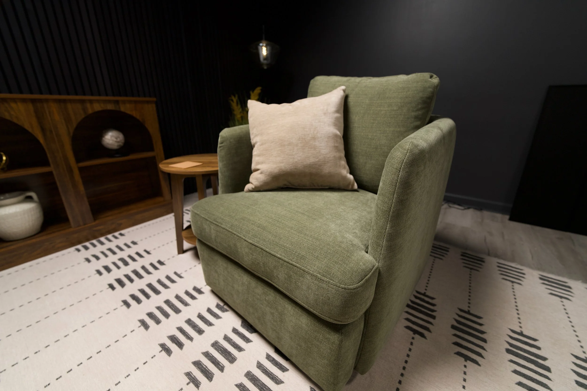 Posture-supportive chairs for interviews and/or podcasts