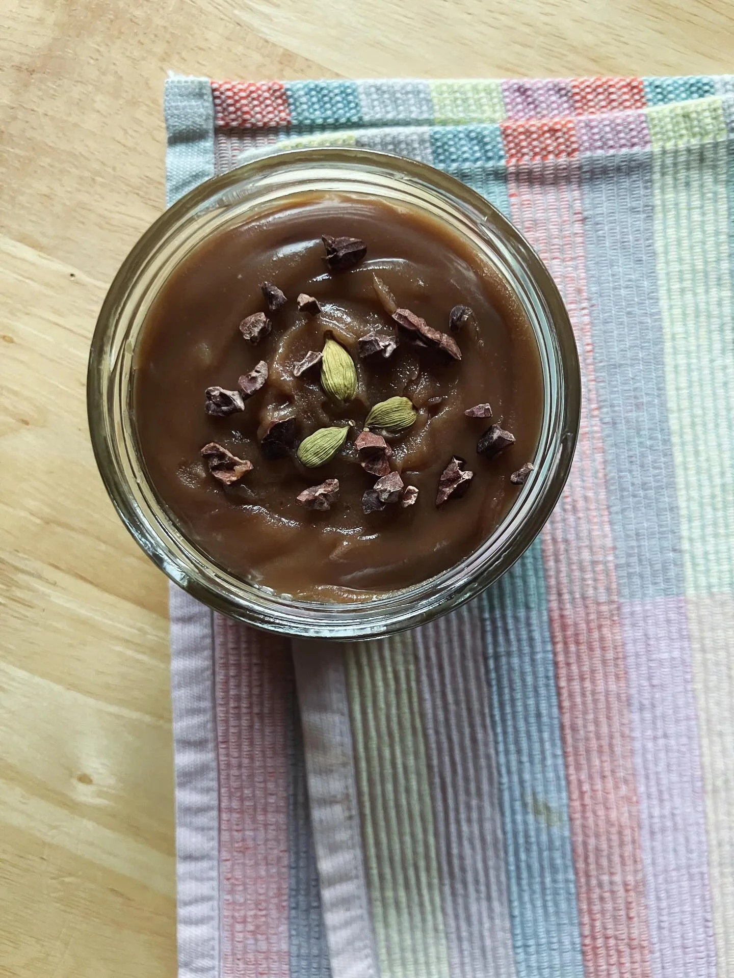 I’ve been experimenting in the Yoghee kitchen — is cardamom + cocoa ghee our next creation? 🍫 I’m testing the blend and loving the aroma already…
What do you think? Should we add it to our range? Vote with a ♥️ or co