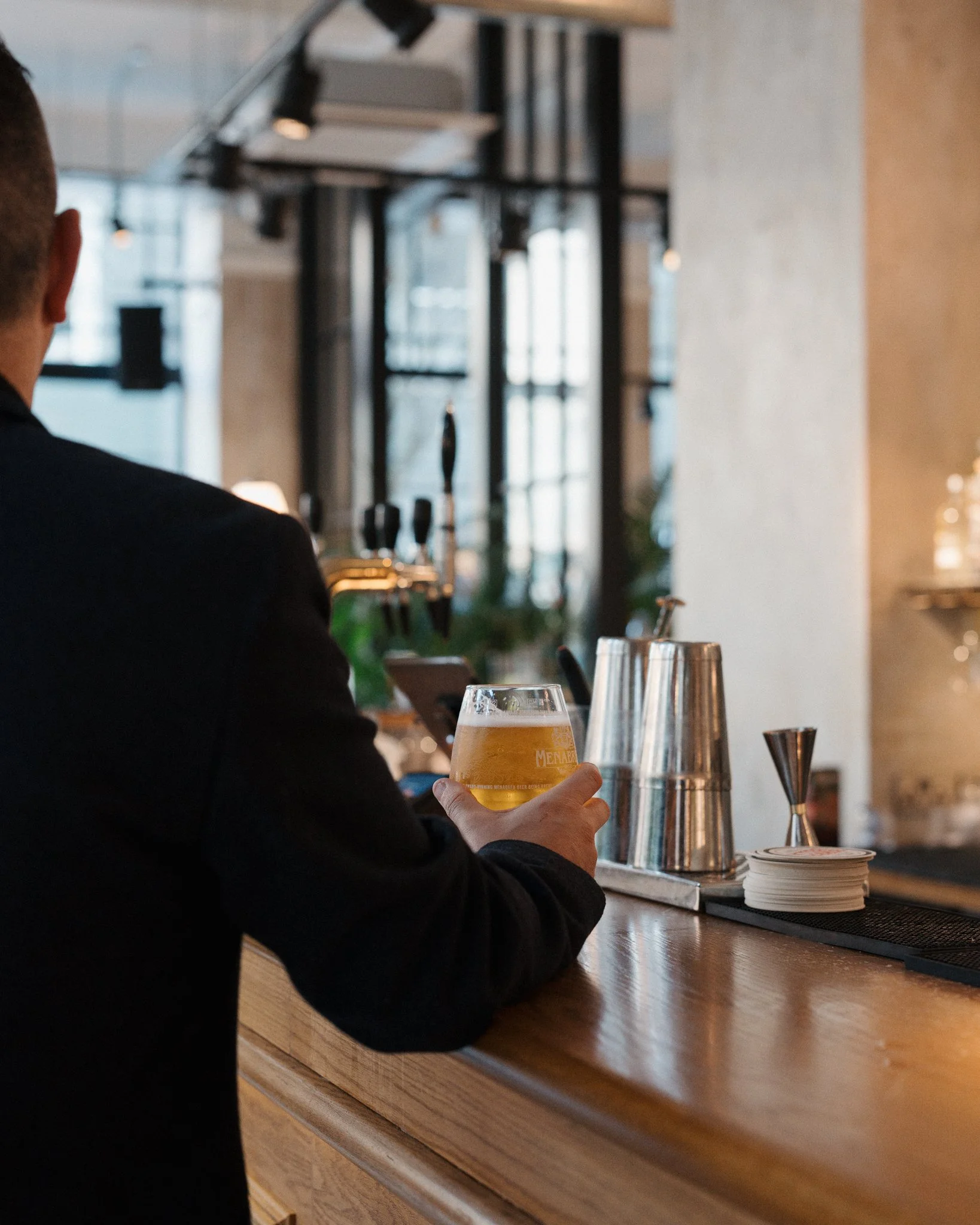 Amelia-Hall-Summer-Dinner-Drinks-After-Work-Belfast-City-Centre 