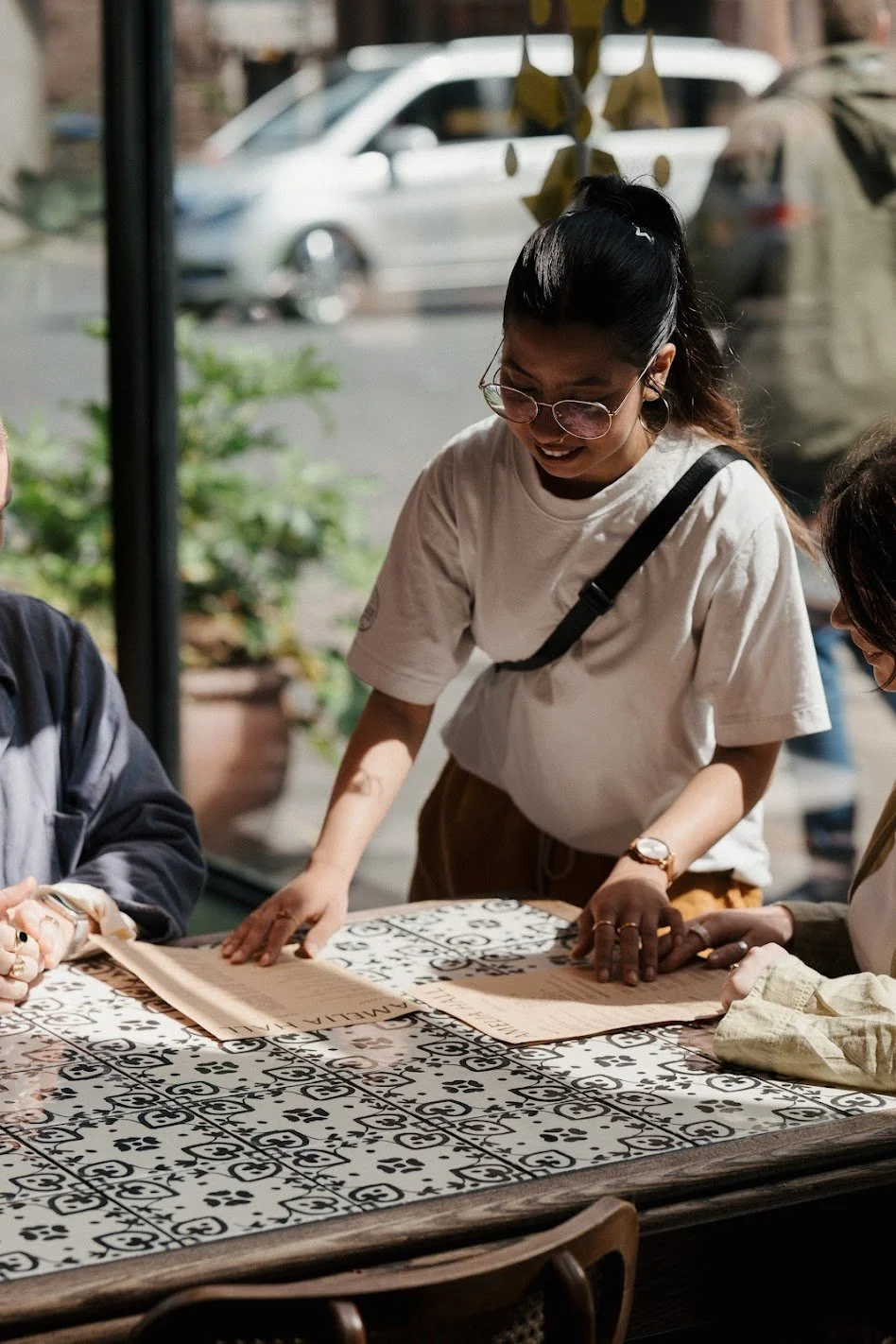 Amelia-Hall-Drinks-Great-Service