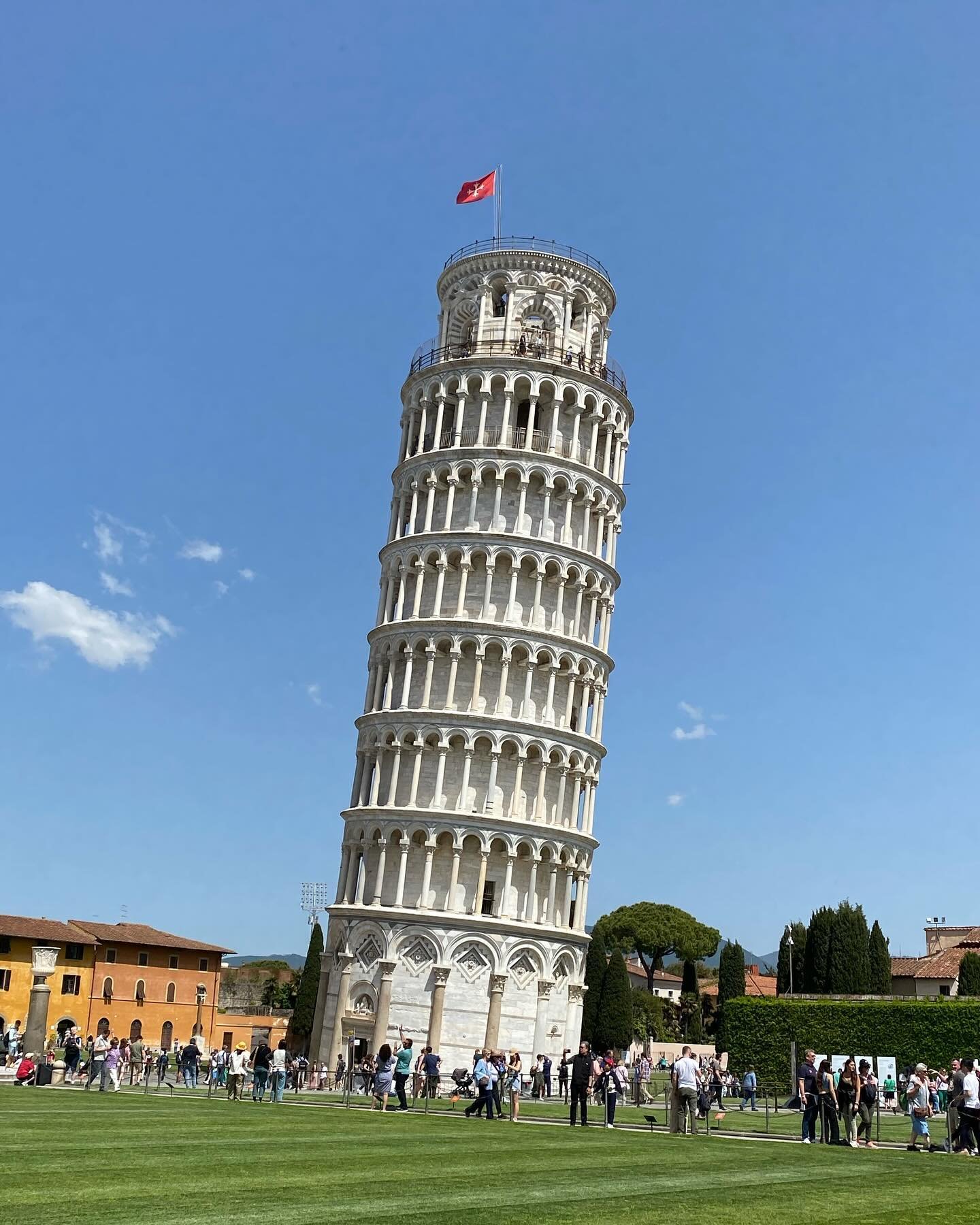 So cute ☀️

I took most of the photos on the wonk without realising and the leaning tower came out straight 😂

#leaningtowerofpisa #italy #tuscany #sunshine #wonky #writer #writersofinstagram #bookstagram