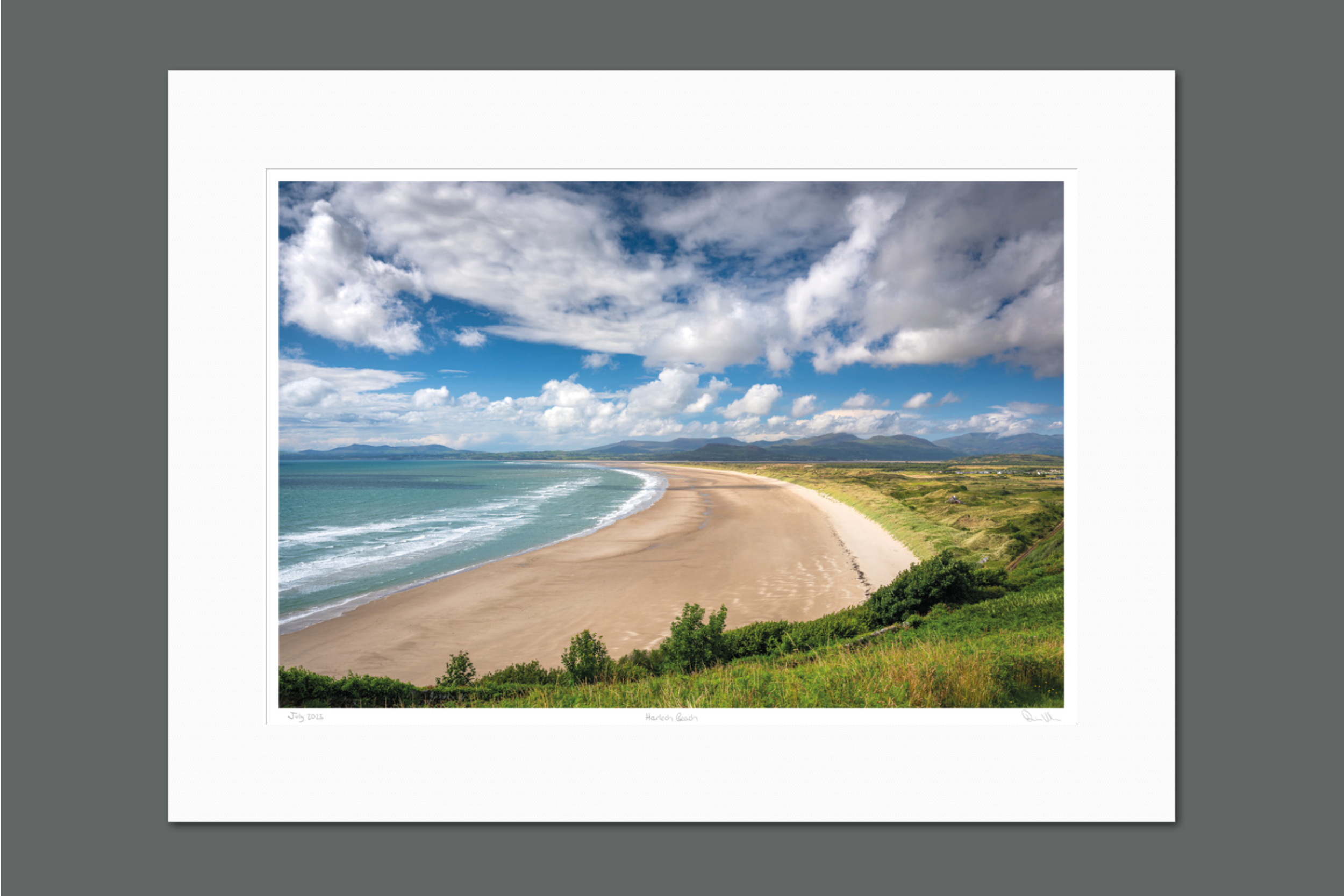 VH25009 Harlech mount only on grey.png