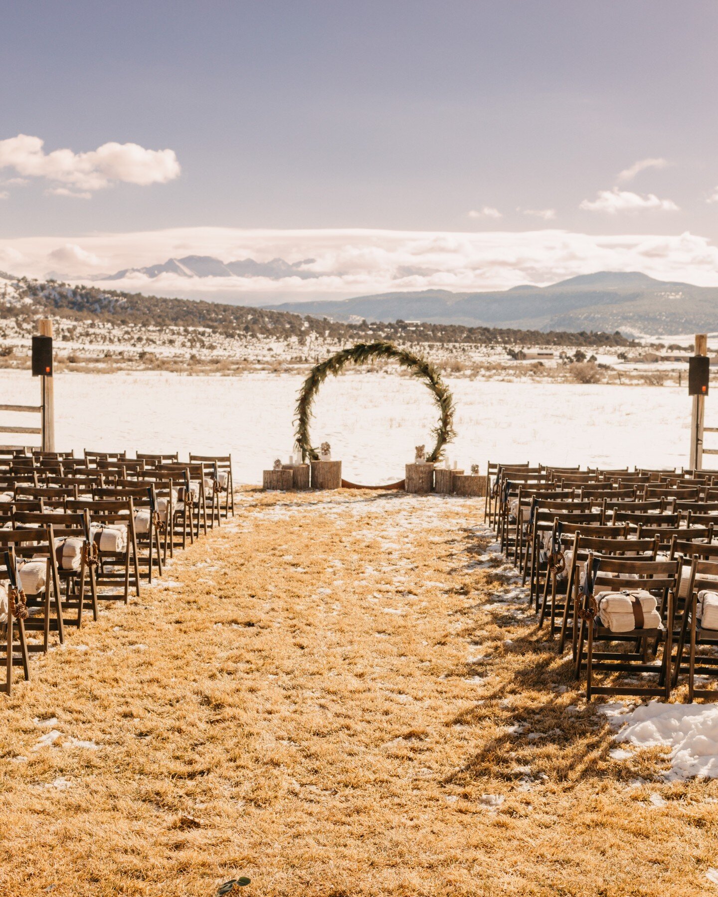 As the winter wedding season approaches, we're reminiscing on the absolute beauty of this January wedding. That's right, January! Winter weddings may not be as popular but they are just as STUNNING!

If the possibility of snow excites you, you'll als