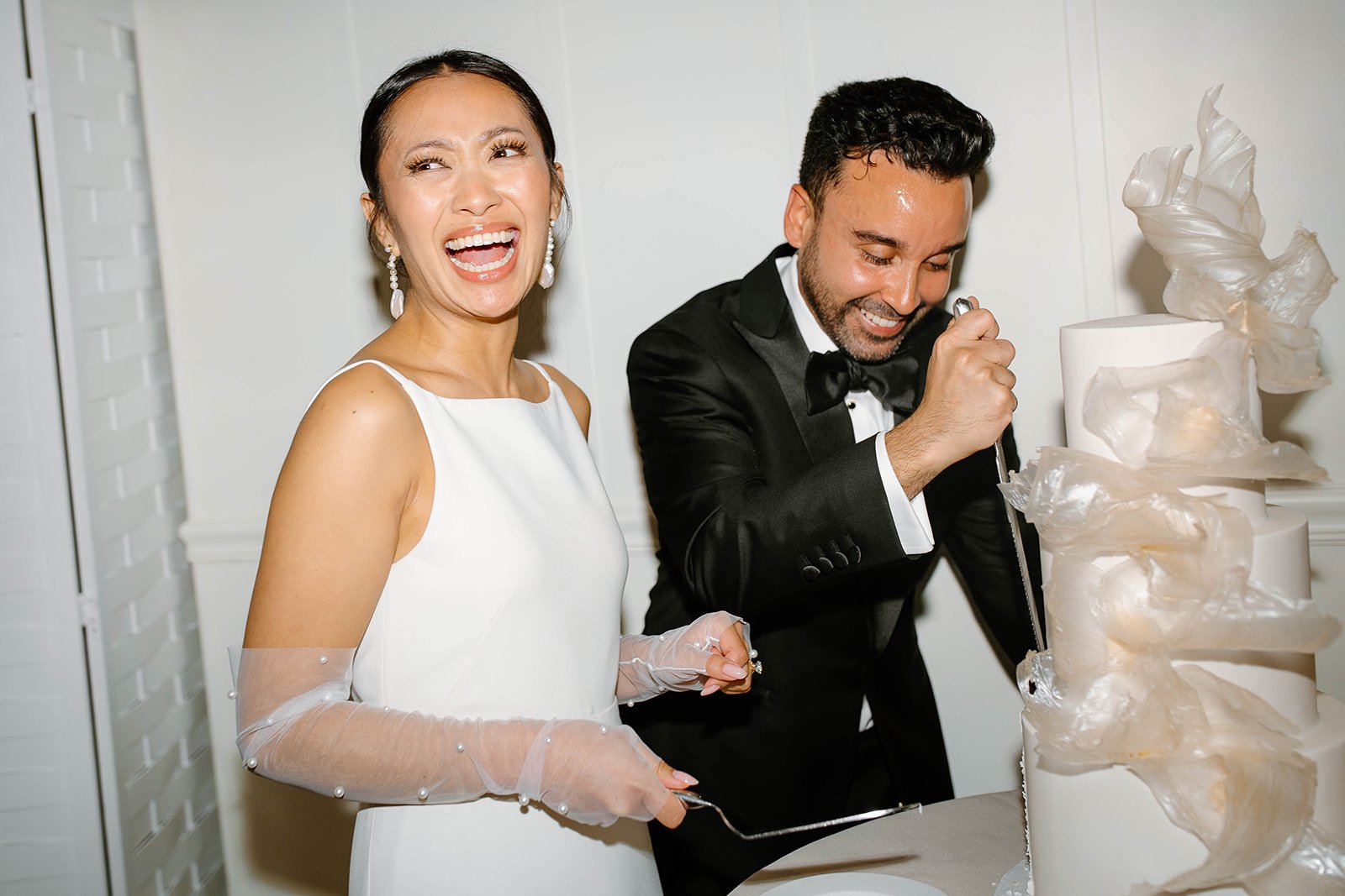 Chicago-Illuminating-Company-Luxury-Wedding-cake.jpg