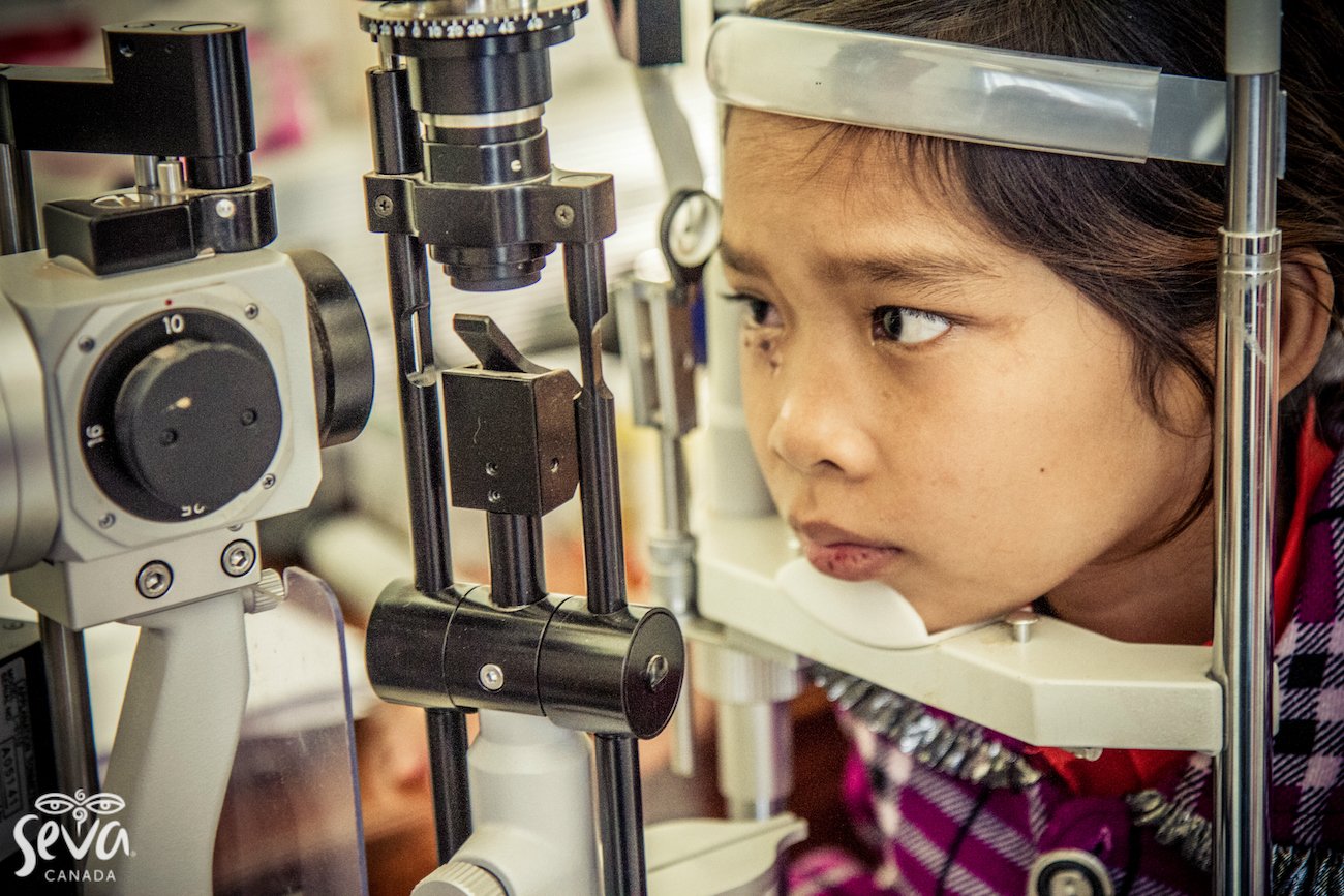 cambodian_girl_slit_lamp_screeing.jpg