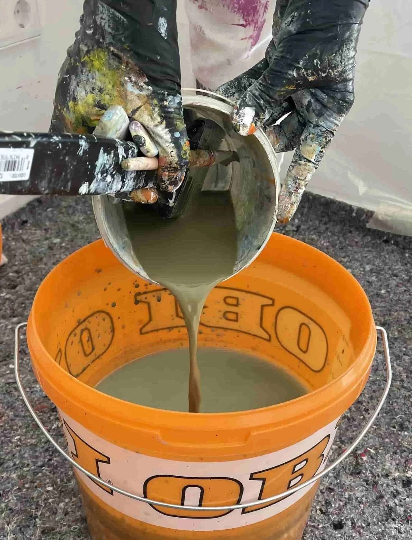 How to Recycle Dirty Acrylic Paint Water