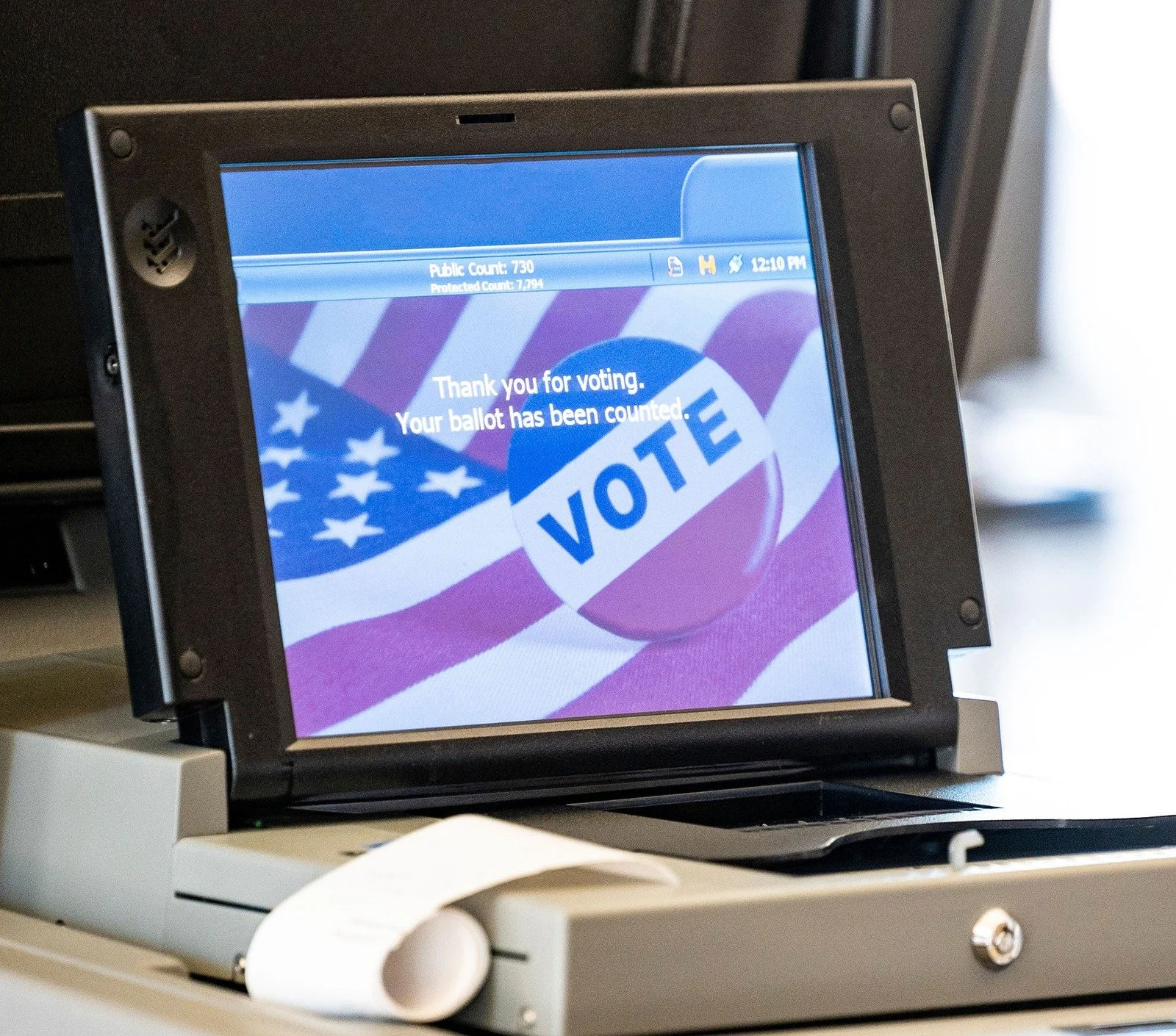 photo of the screen of a DS2000 ballot tabulator with the message "Thank you for voting. Your ballot has been counted."