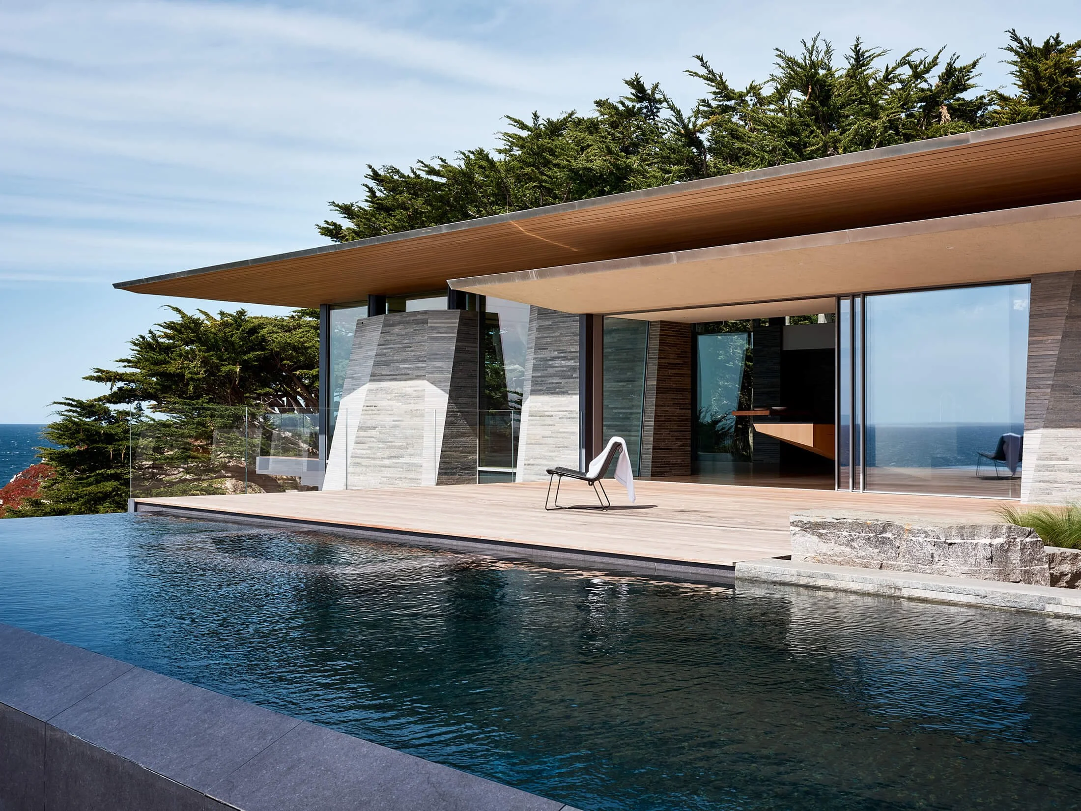 Big Sur House pool overlooks California coast