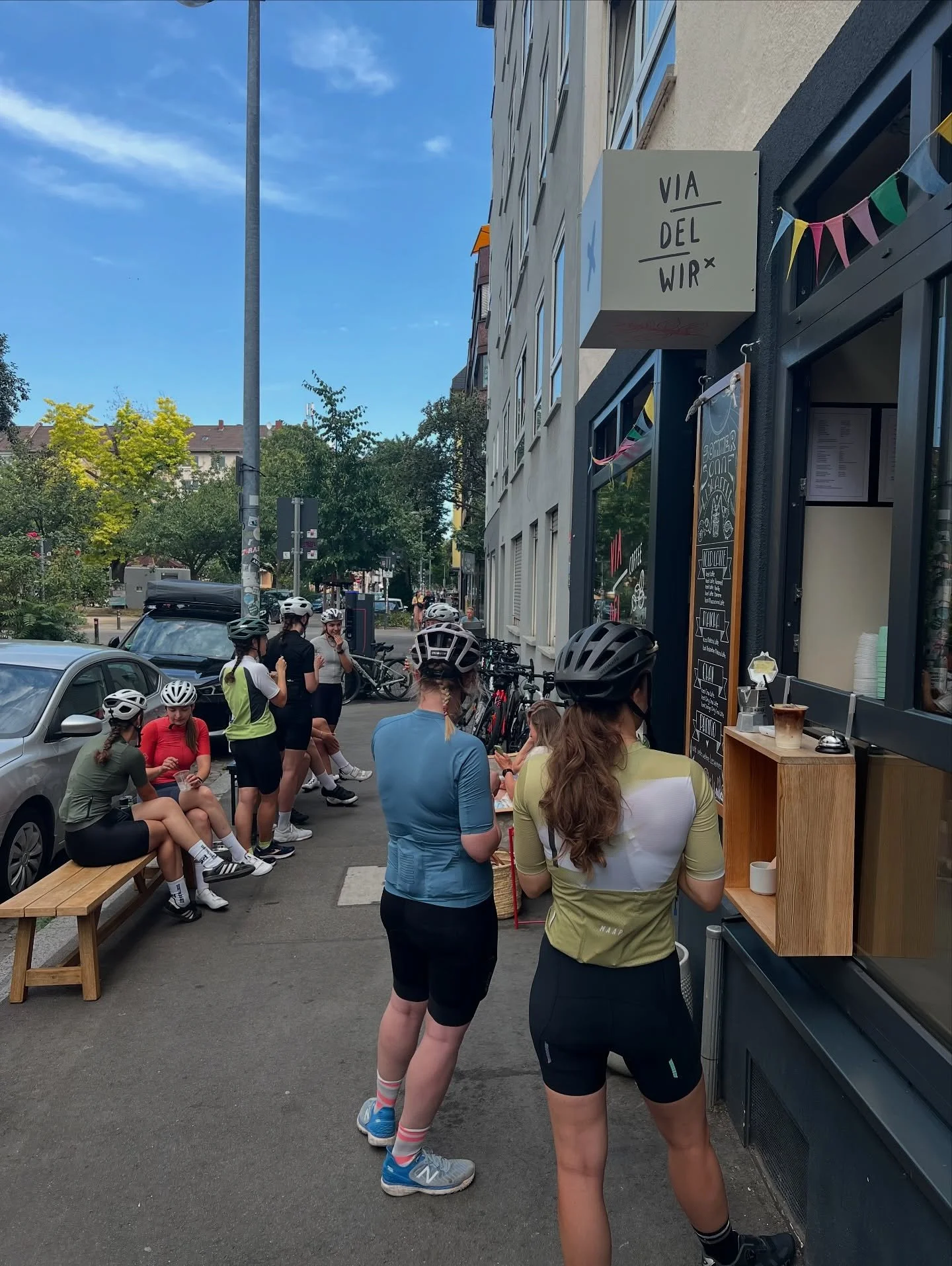 Volle H&uuml;tte 🙌🏼
Alla prossima @neustadtcyclingclub ! 🍵🩷🧊☕️

#icedcoffee #matcha #mainz #mainzneustadt #cycling