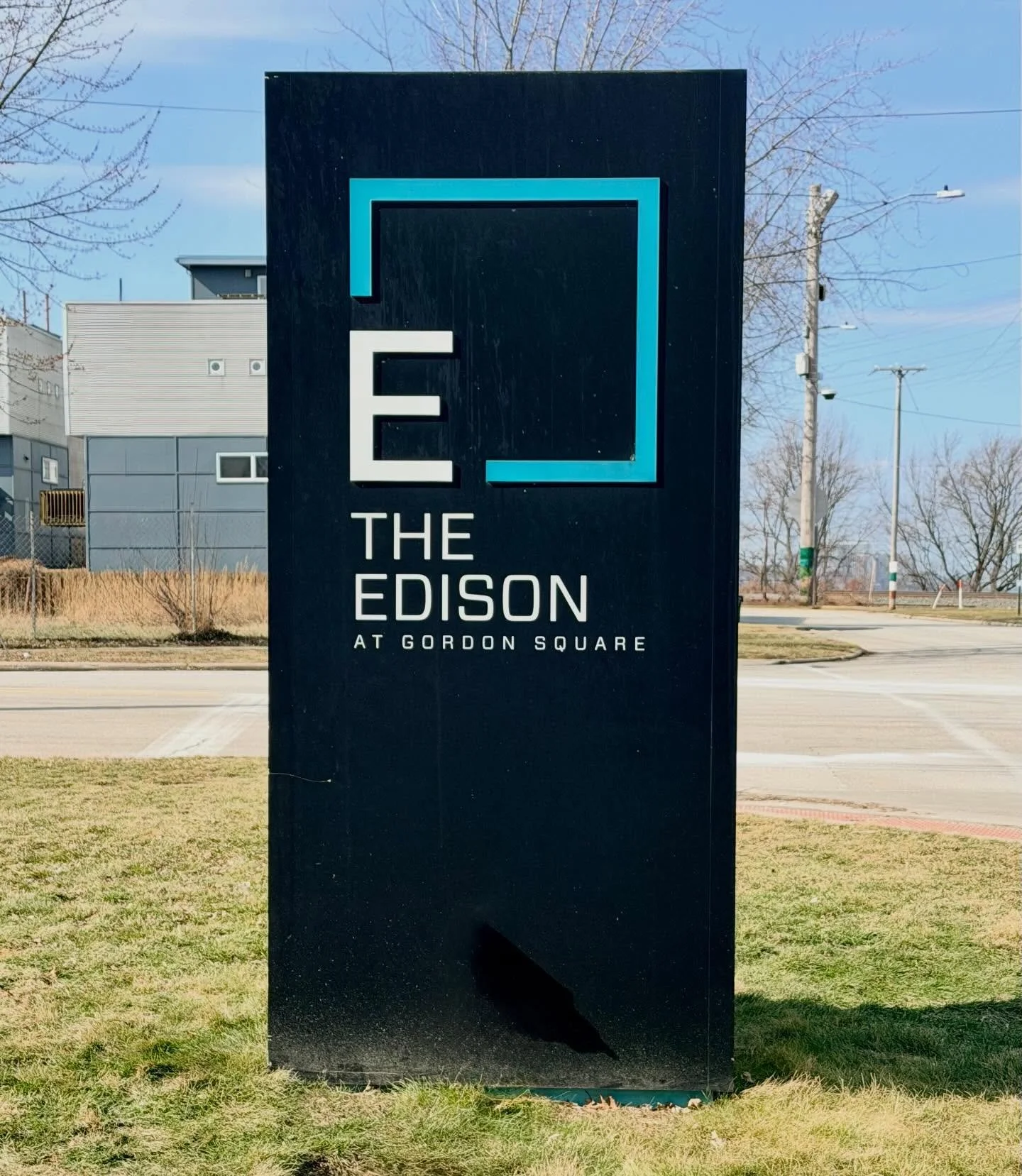 Sunny days ahead 
#edisonatgordonsquare #sunnydayz #thisiscle #awalkawayfromhome