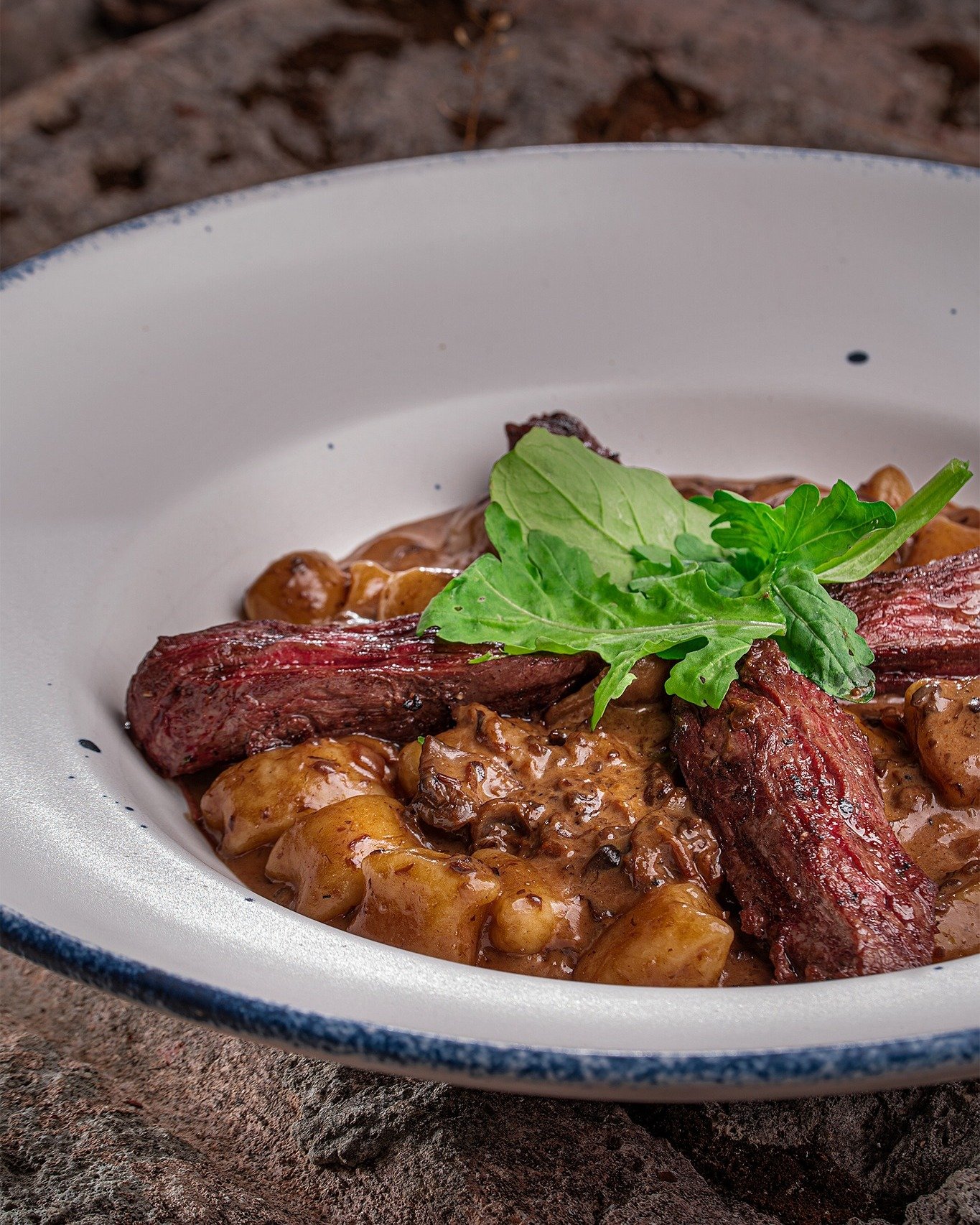 Te recomendamos nuestro ricos gnocchi de yuca en crema de boletus acompa&ntilde;ado de churrasco braseado. 🍷✨