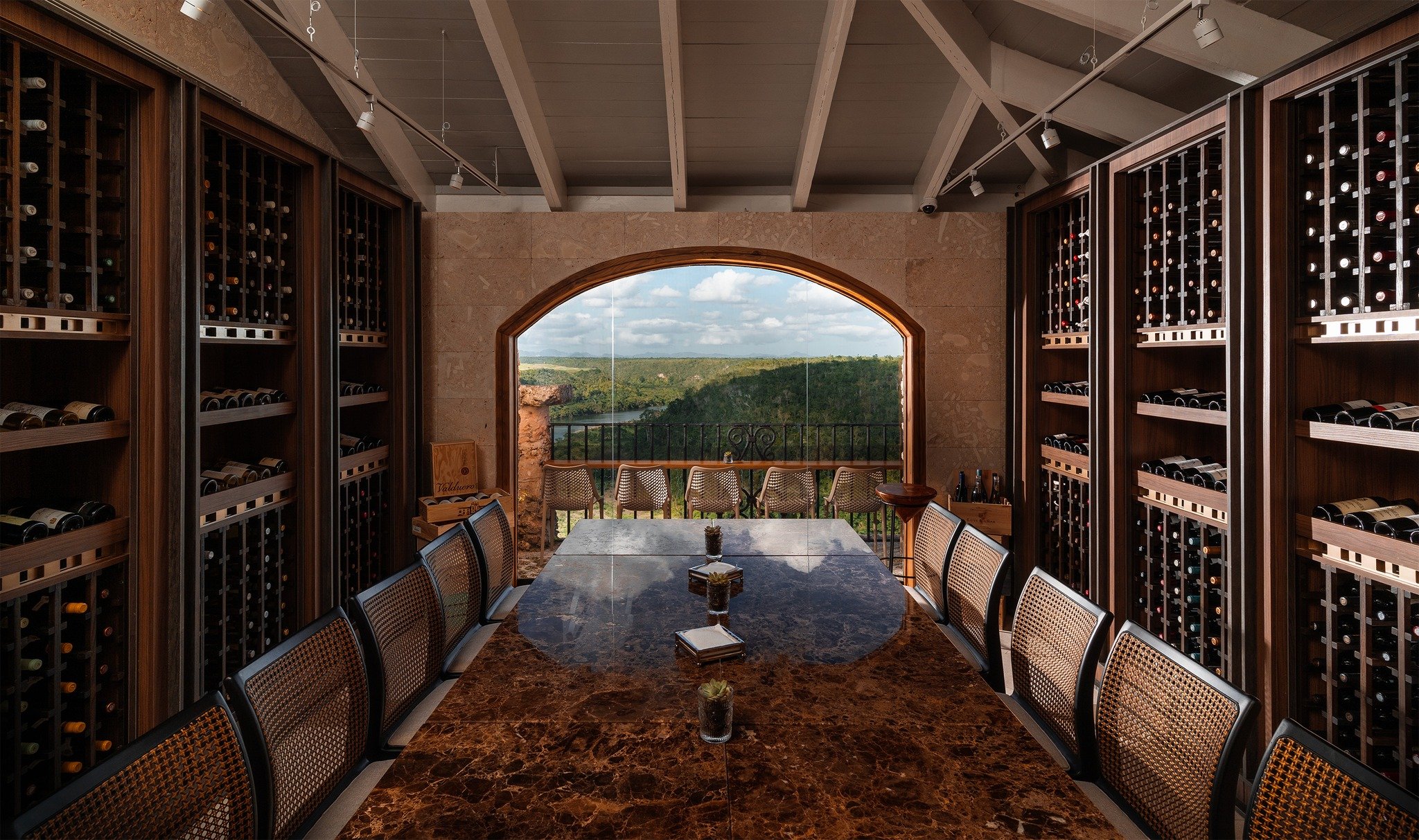 El vino y la vista perfecta para cada ocasi&oacute;n. 🥂
