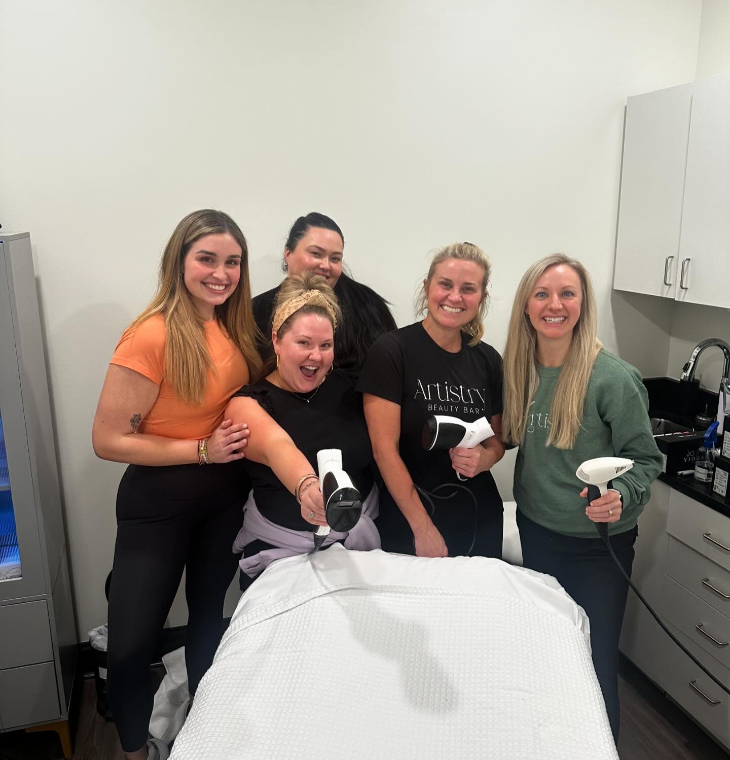 Last week we had the privilege of completing our training on the Viora device with Taylor from @sinclair_northamerica ✨ We are so excited to offer these new services with the V-20. We are providing treatment solutions for the most requested applicati