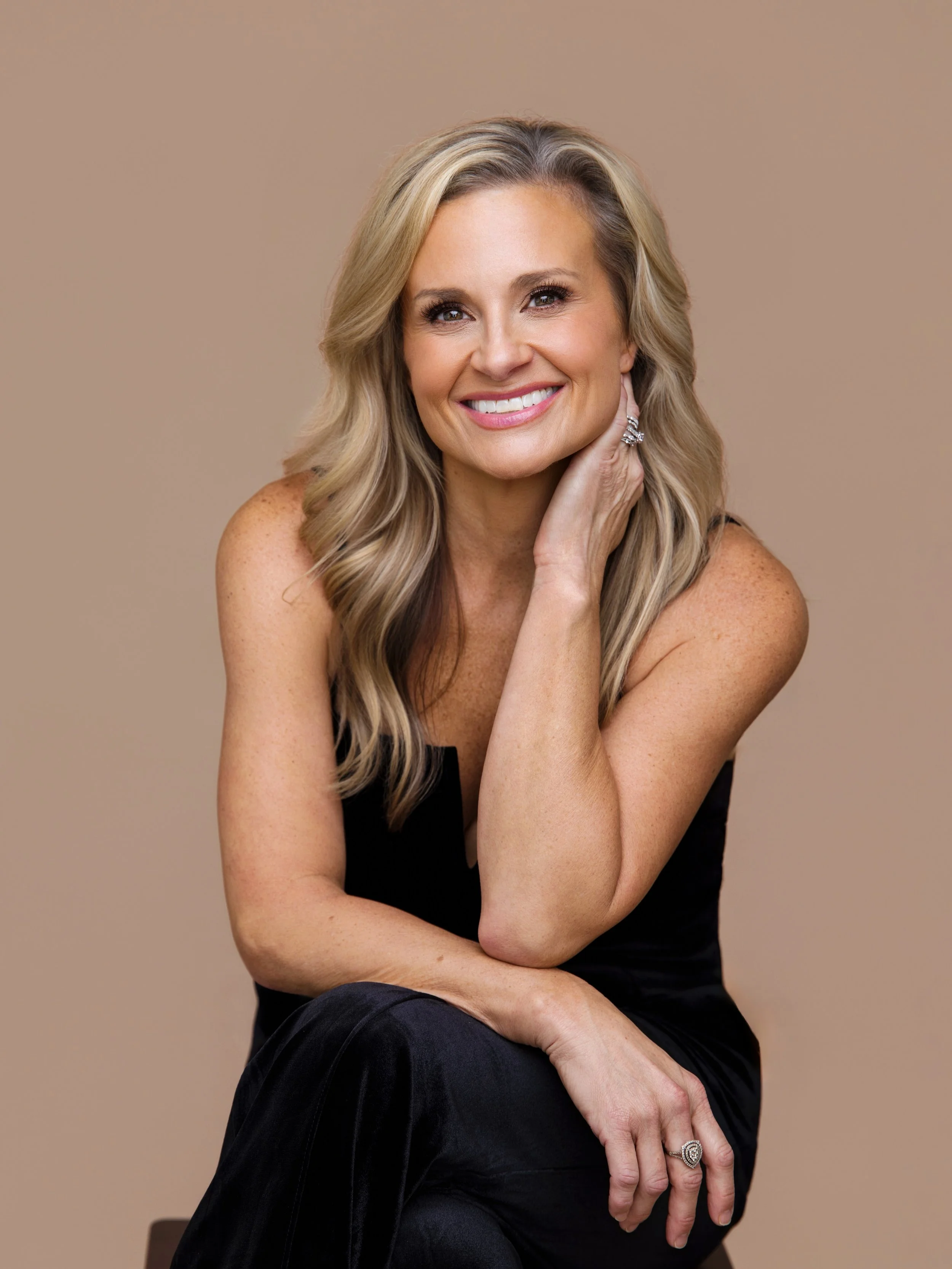 Meet Jodi! 🤍 Jodi is the co-owner and co-founder of Artistry Beauty Bar and a Master Esthetician with over 23 years of experience in the aesthetics industry.

After beginning her career in 2003, Jodi quickly developed a passion for advanced skincare