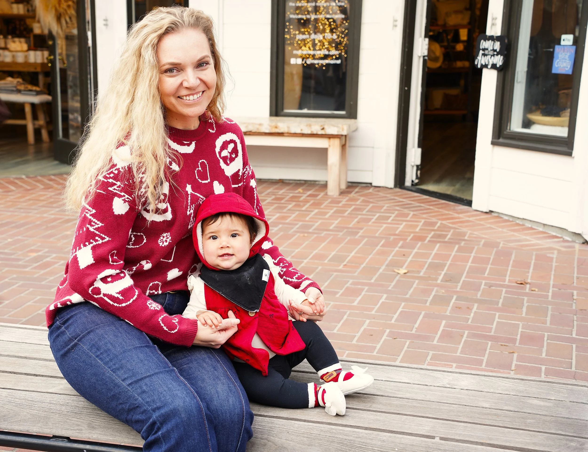 Christmas Mother and Child
Family Outing with Photographer
Tiburon, 2025 