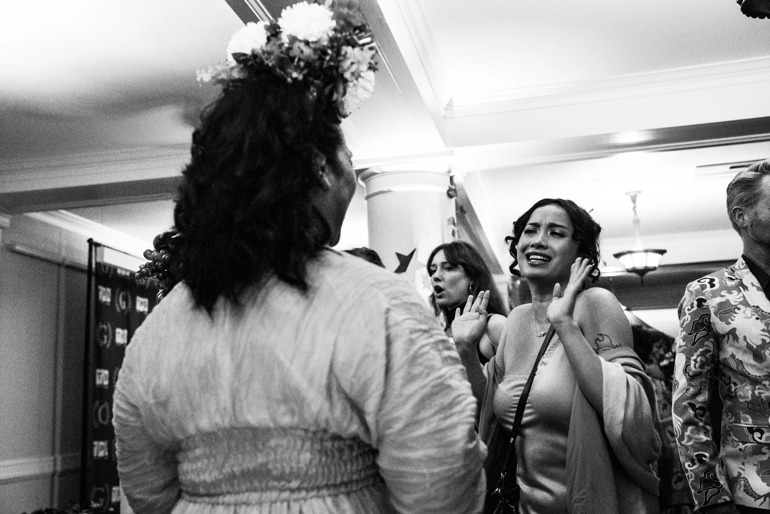 people mingling pre-ceremony 