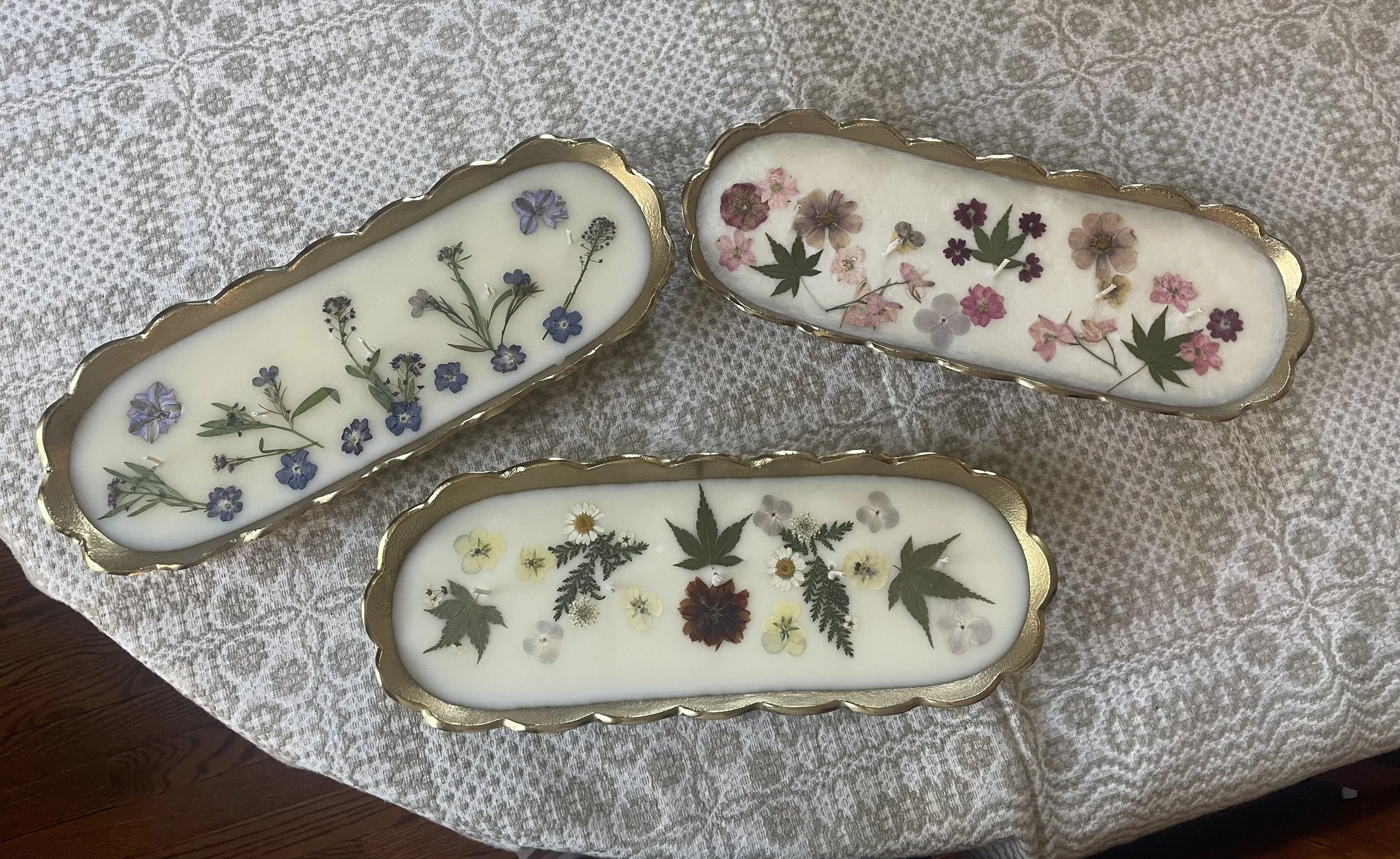 Long 32 ounce pressed flower candle