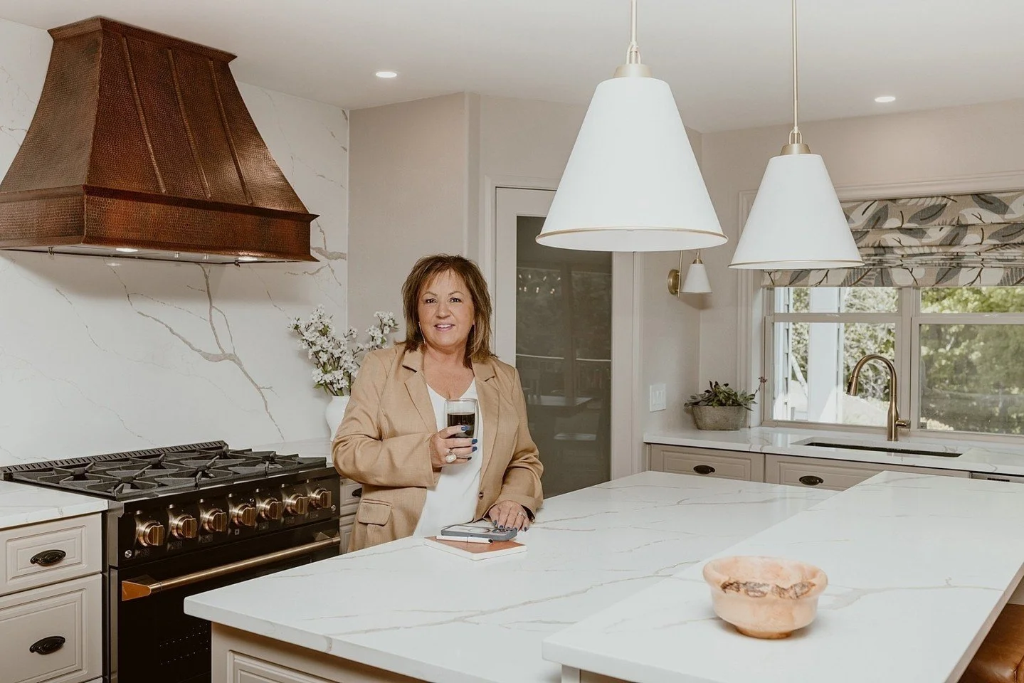 People don’t connect with logos — they connect with you. β¨
Loved this branding session with Carla! Updated headshots are more than just nice photos — they’re your first impression.
In today’s social media world, people