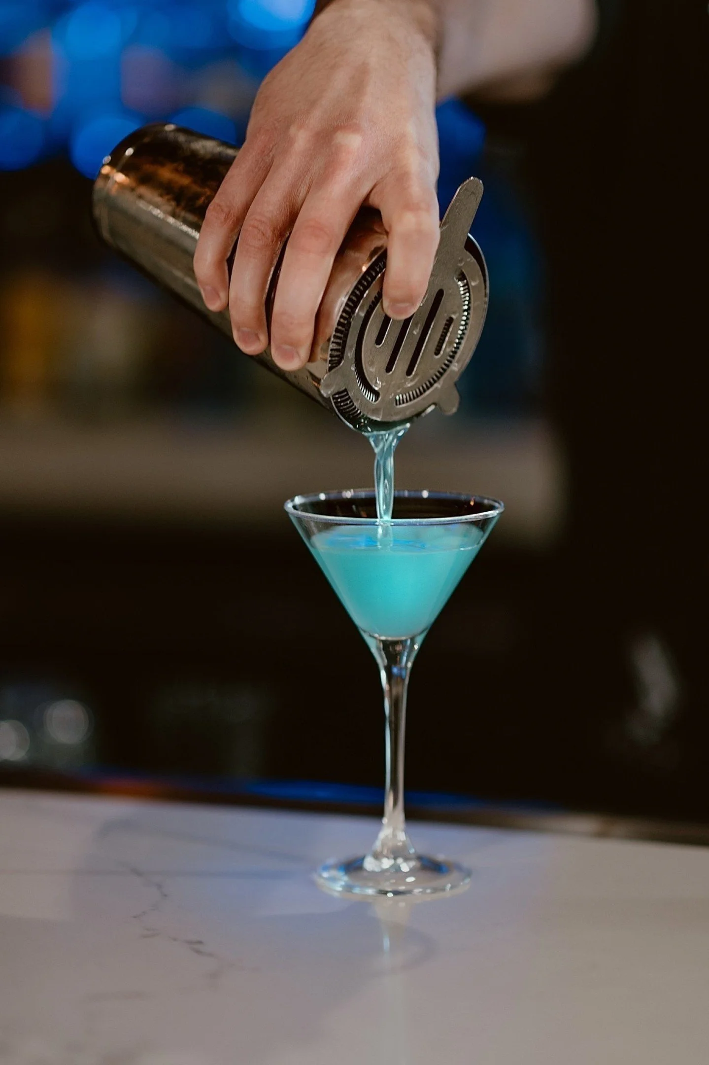 Southside Shake &ndash; Tiny Tini in the Making

The problem:
Guests loved watching the cocktails being made, but that energy wasn&rsquo;t showing up online.

The solution:
Action shots, movement, and tight detail moments that highlight the craft beh