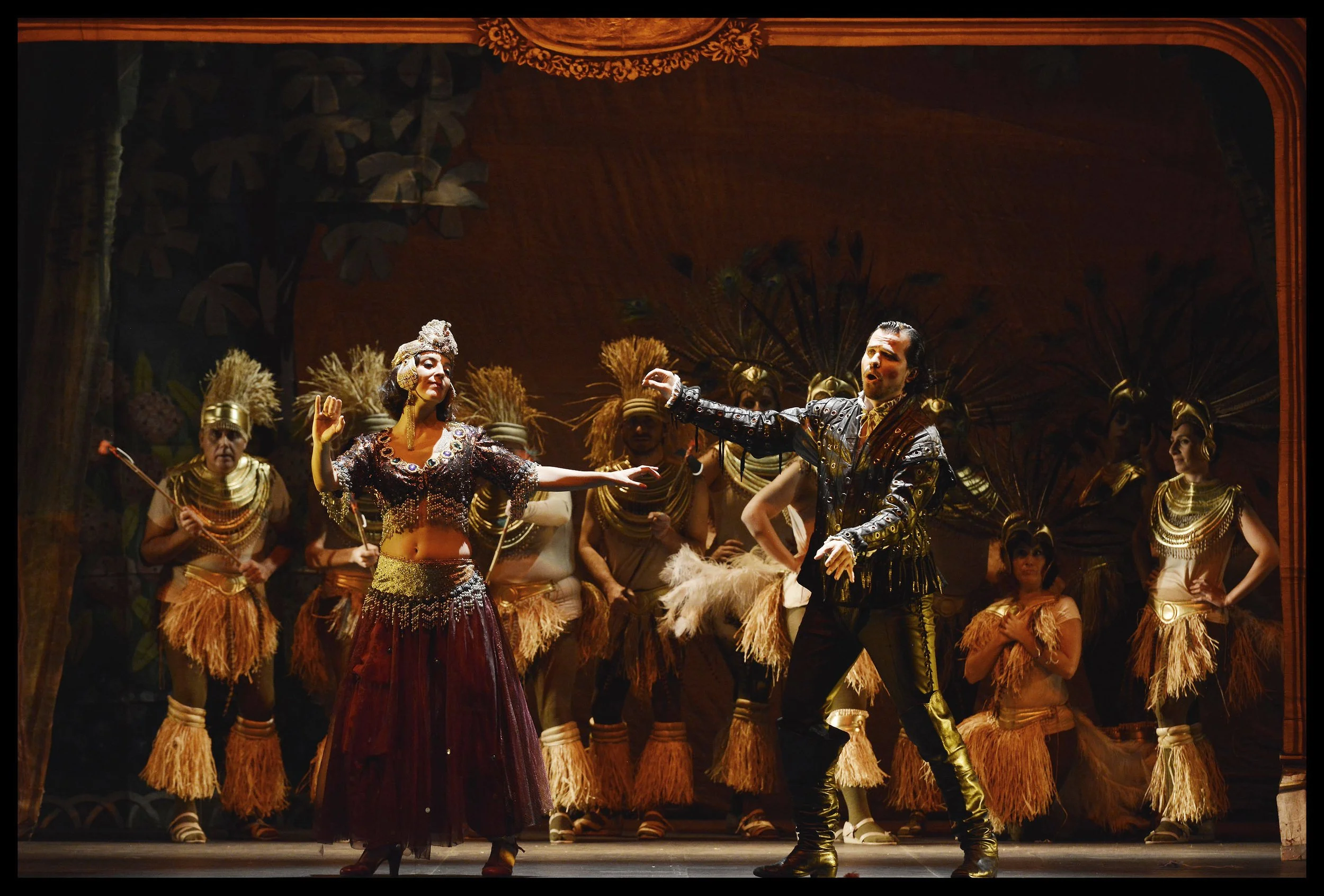 El Dúo de La Africana por la Compañía Lírica Amadeo Vives