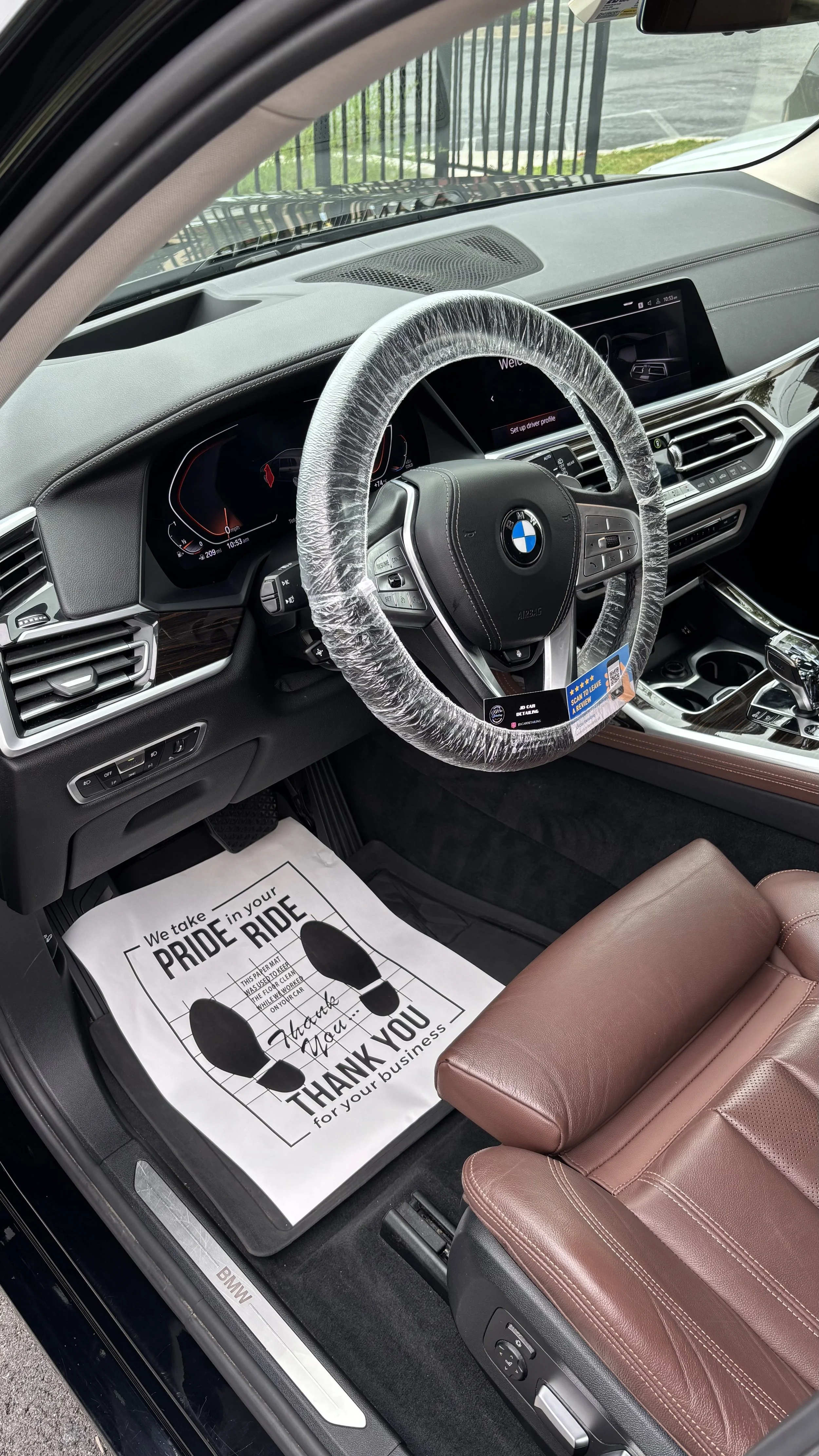 BMW X7 Standard Interior Detail