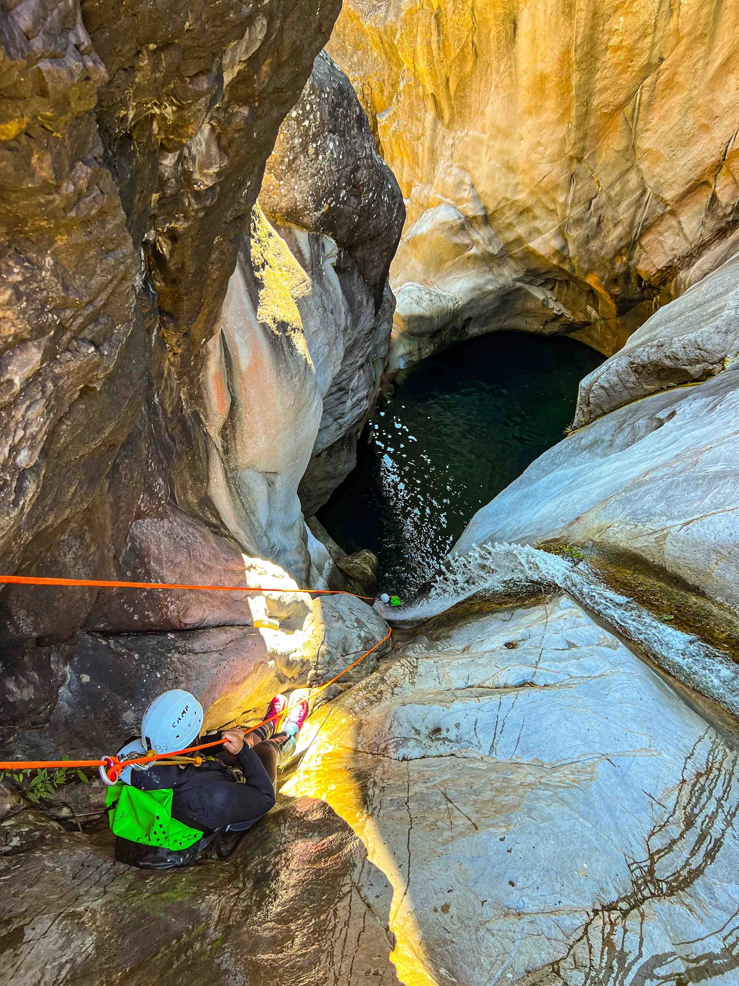 Canyoning Fleurs Jaunes Intégral à La Réunion